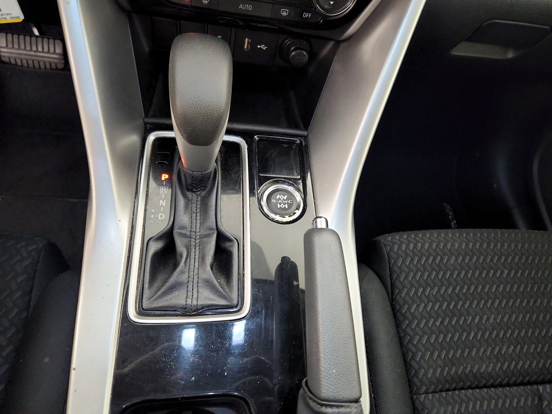 Thumbnail: 2018 Mitsubishi Eclipse Cross - 17