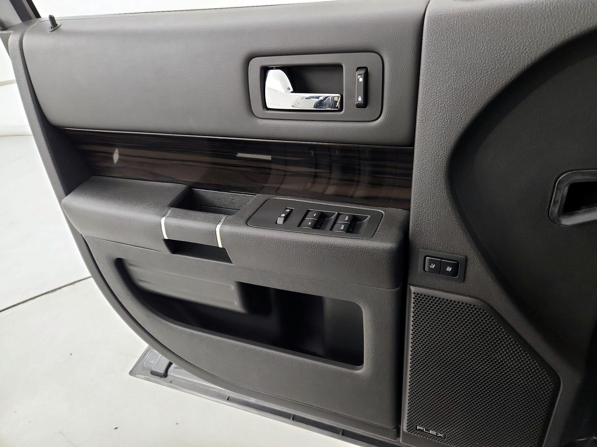 Thumbnail: 2015 Ford Flex - 12