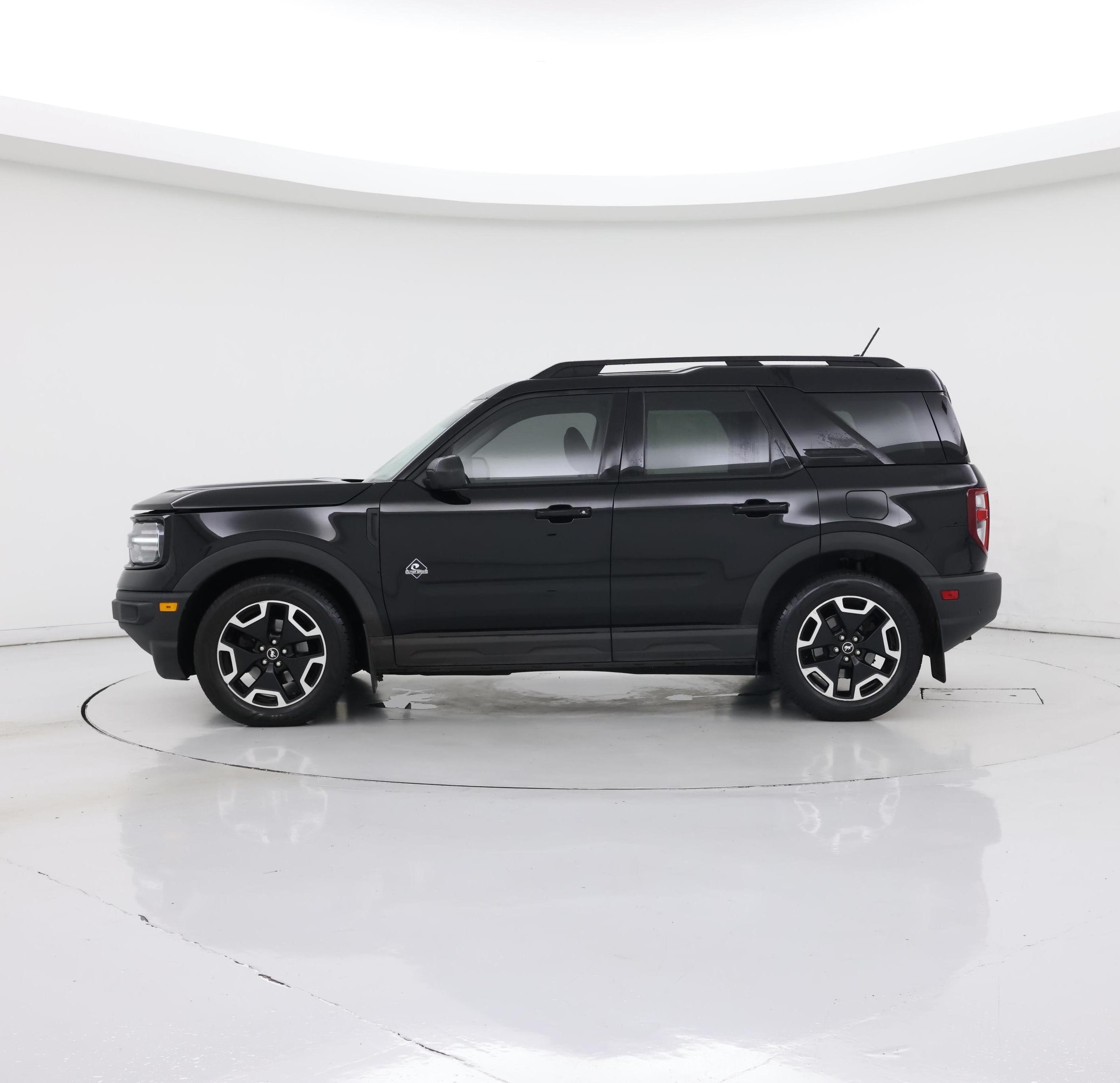 Thumbnail: 2021 Ford Bronco Sport - 3