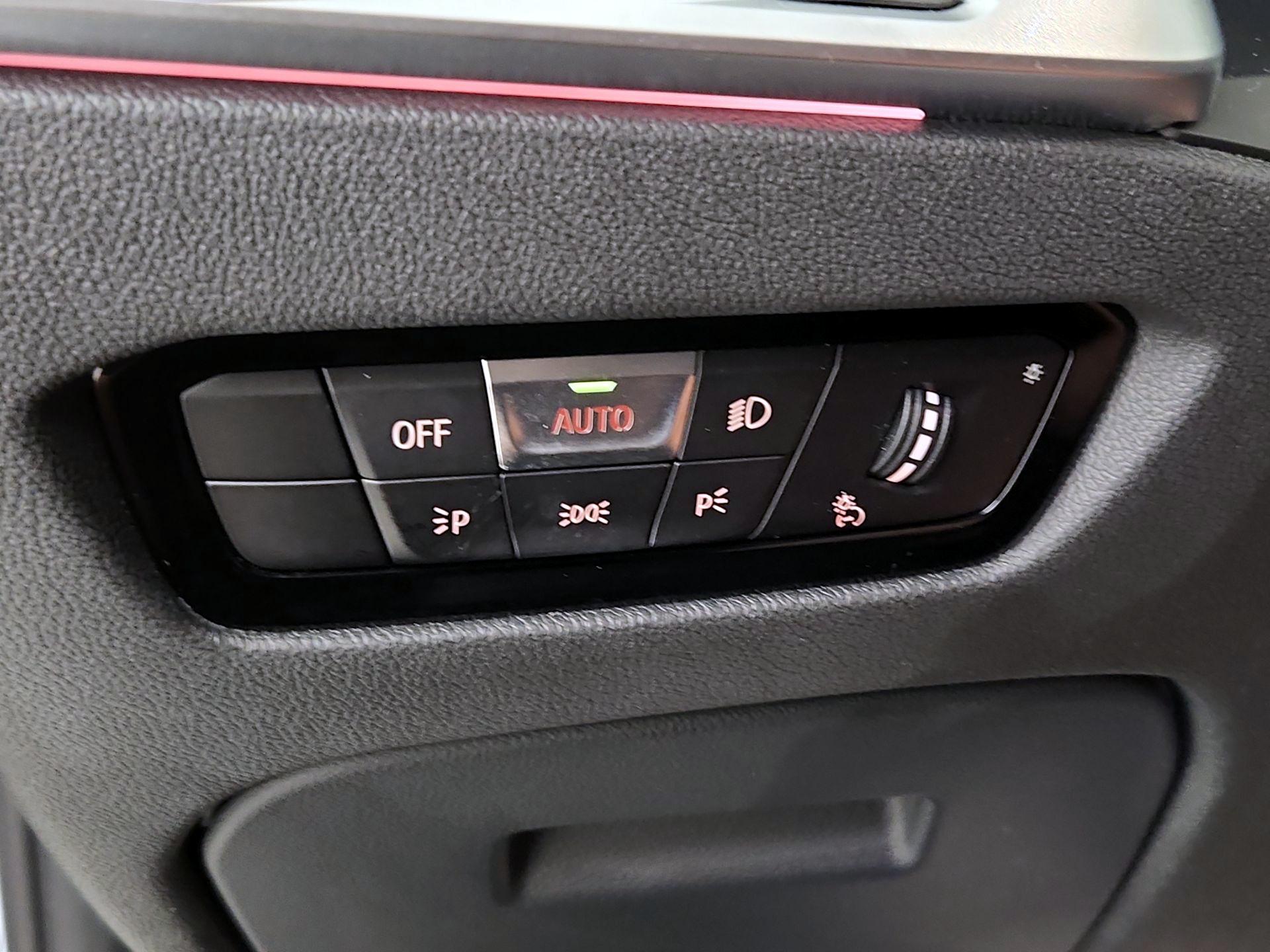 Thumbnail: 2020 BMW 3 Series - 13