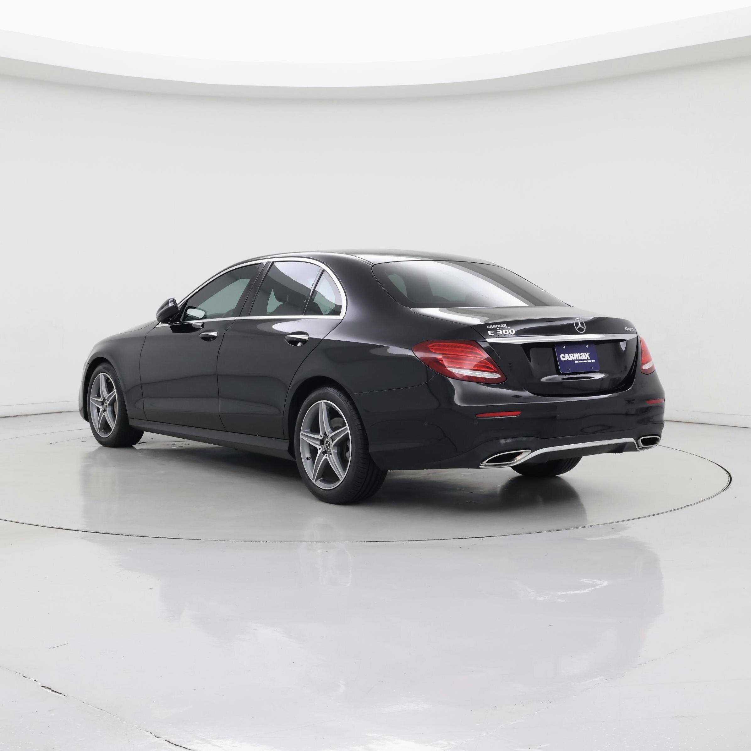 Thumbnail: 2018 Mercedes-Benz E-Class - 2