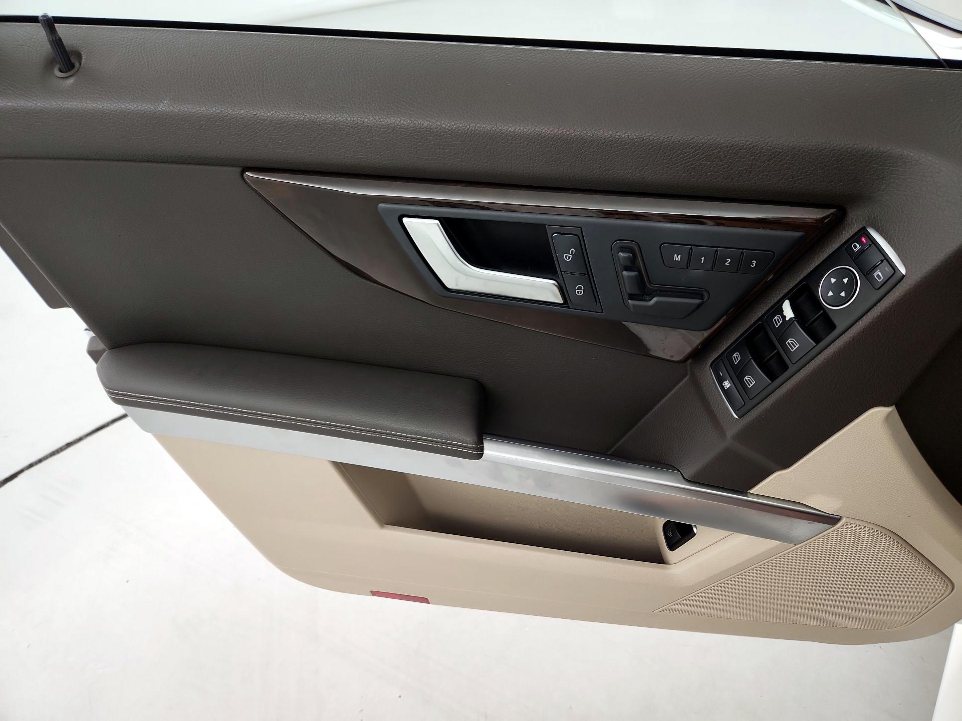 Thumbnail: 2015 Mercedes-Benz GLK - 12