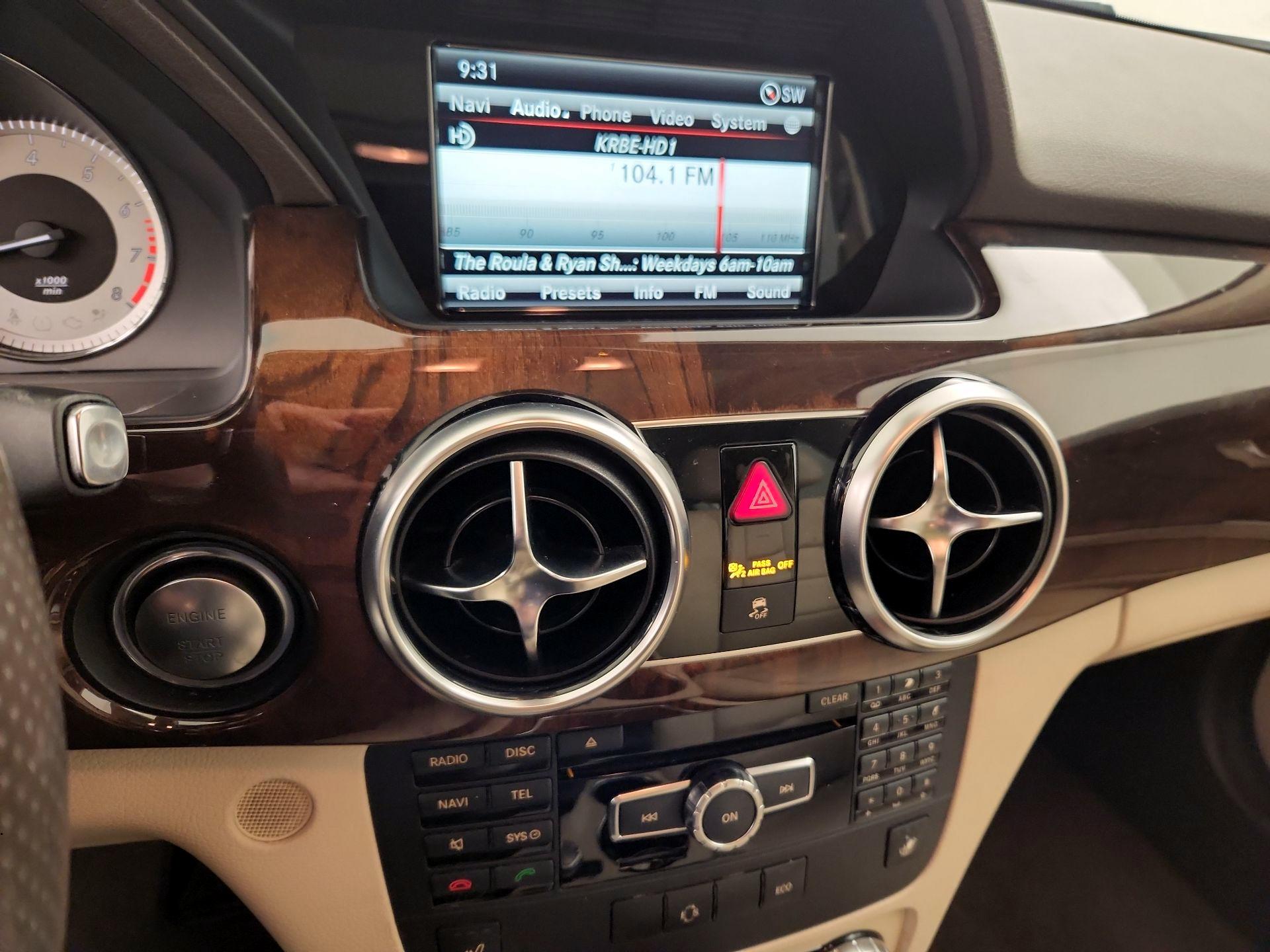 Thumbnail: 2015 Mercedes-Benz GLK - 16