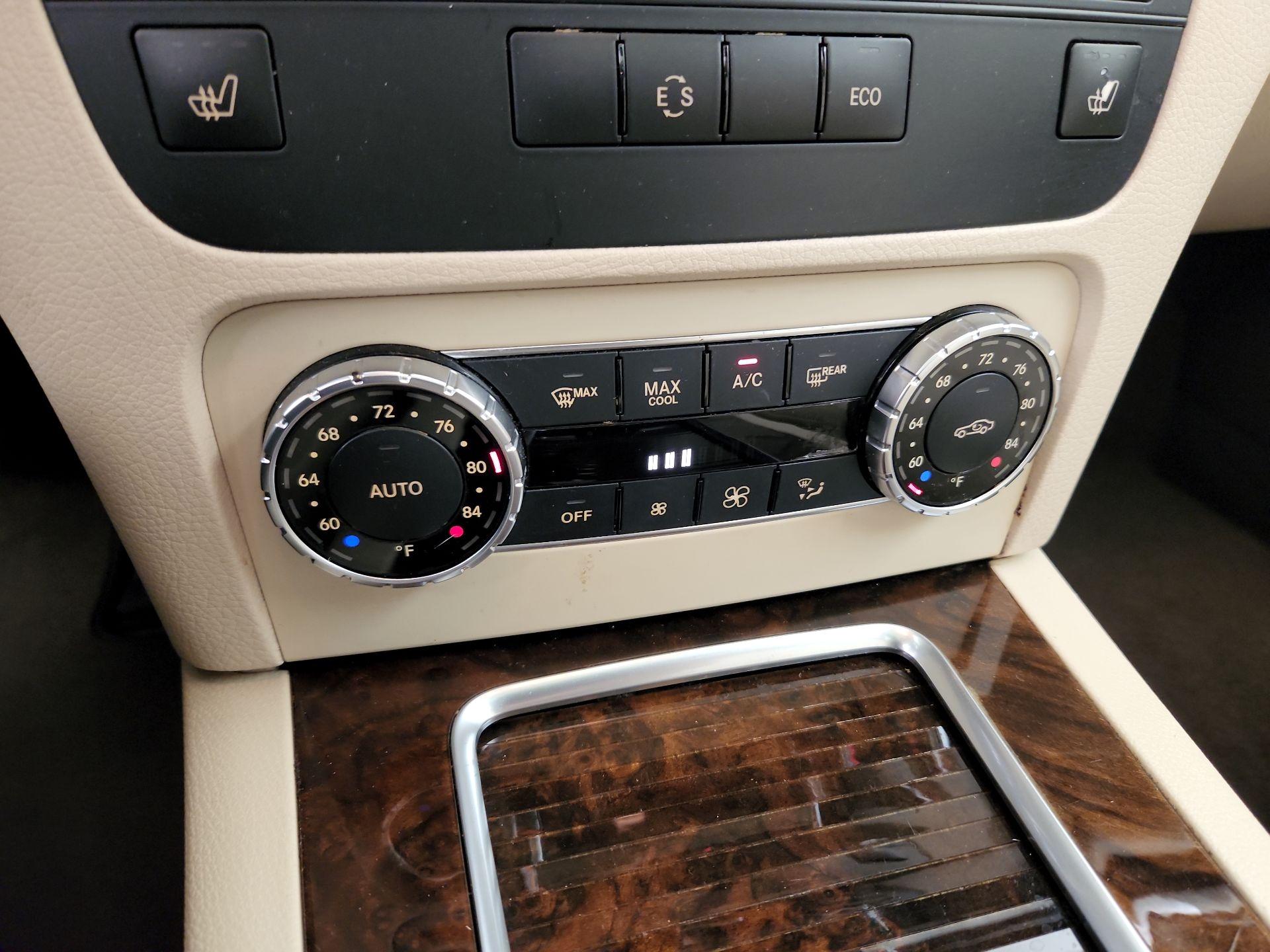 Thumbnail: 2015 Mercedes-Benz GLK - 17