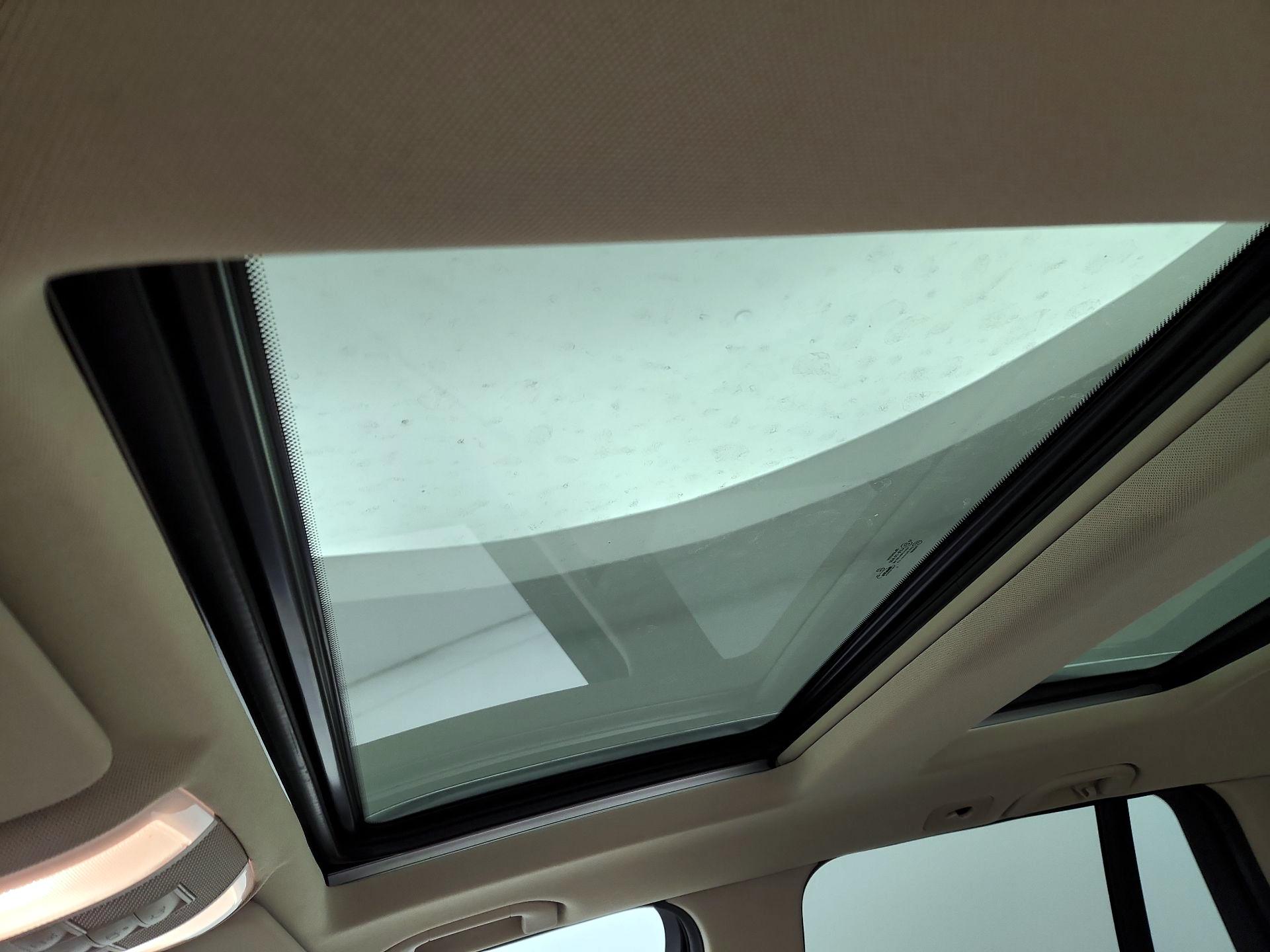 Thumbnail: 2015 Mercedes-Benz GLK - 20