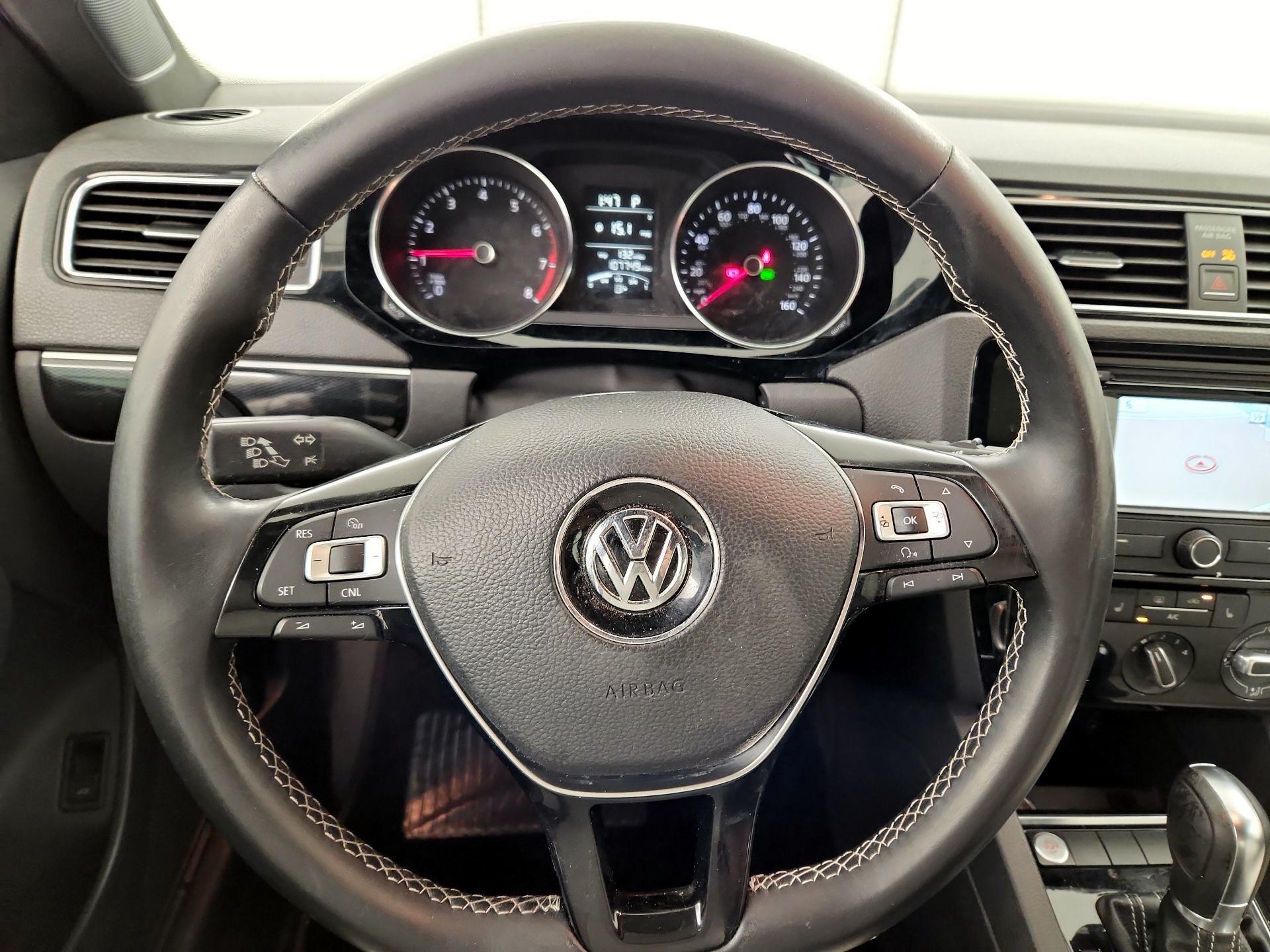 Thumbnail: 2015 Volkswagen Jetta - 10
