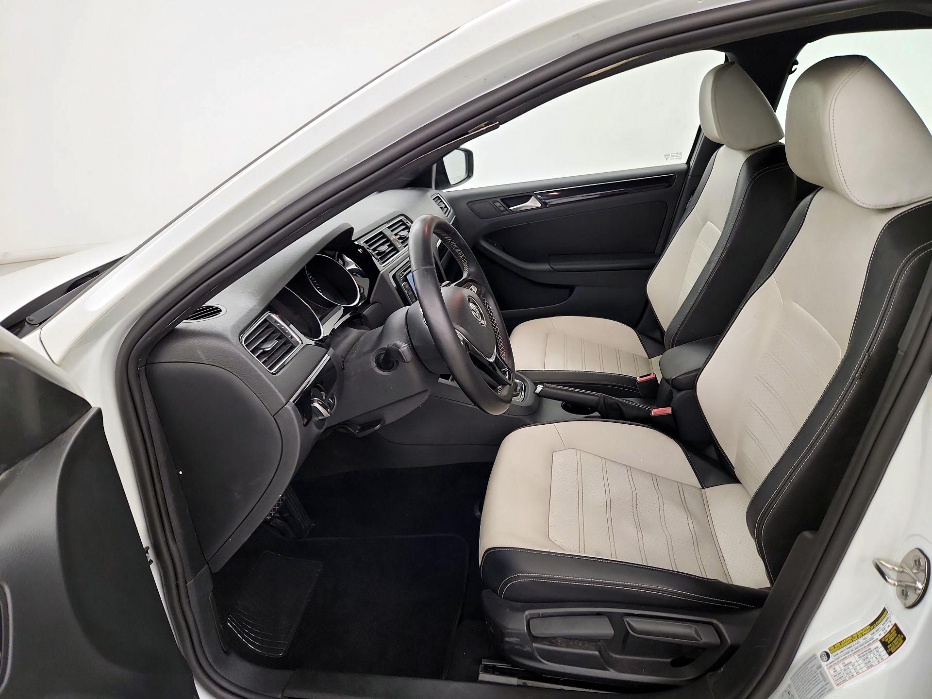 Thumbnail: 2015 Volkswagen Jetta - 11