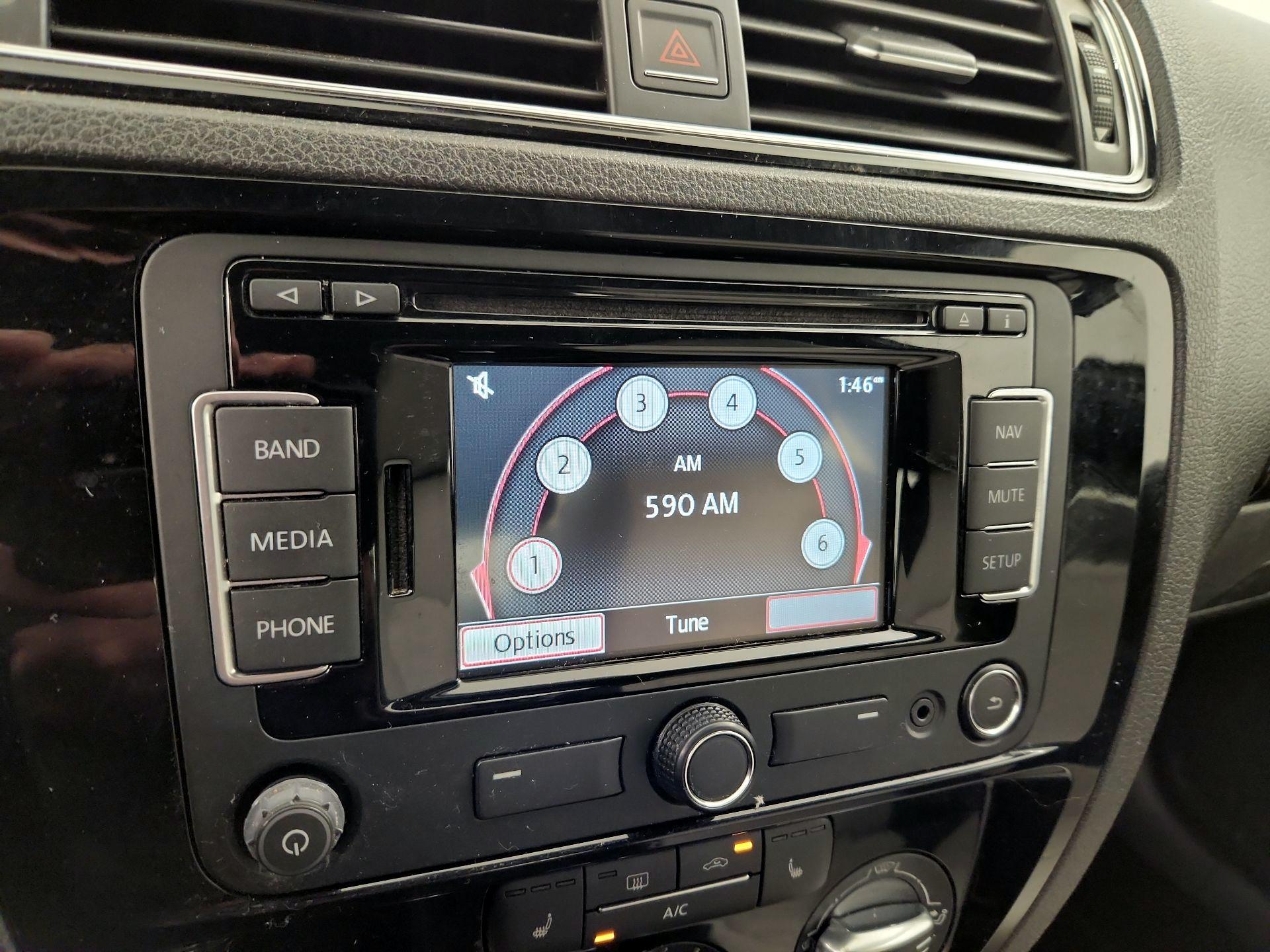 Thumbnail: 2015 Volkswagen Jetta - 16