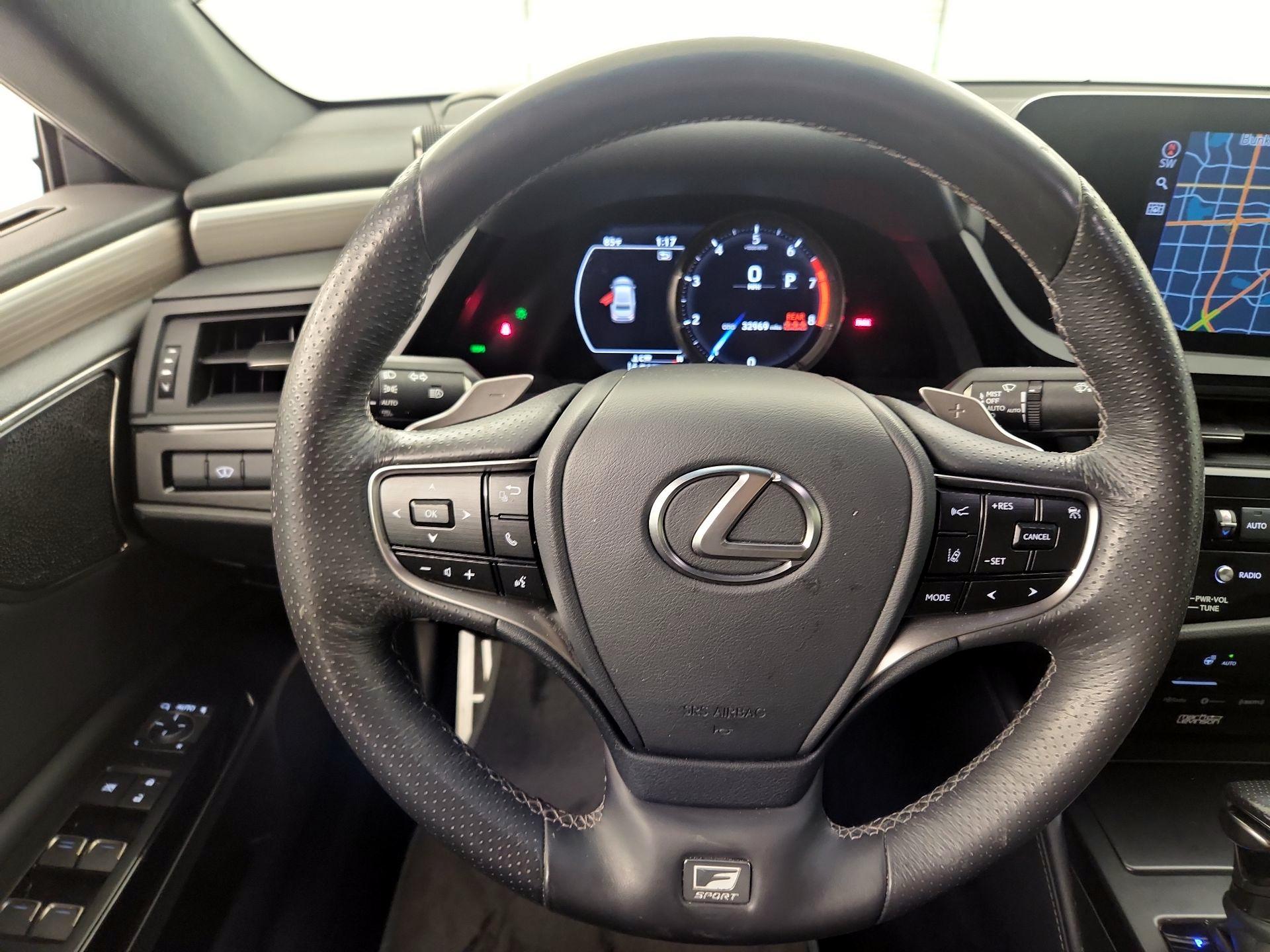 Thumbnail: 2022 Lexus ES - 10