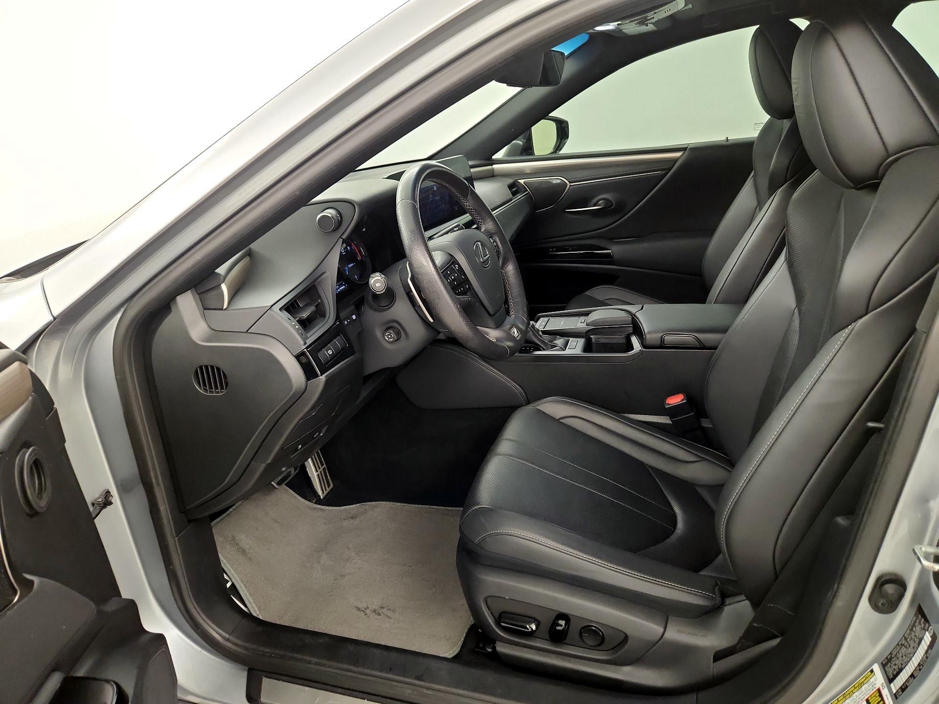 Thumbnail: 2022 Lexus ES - 11