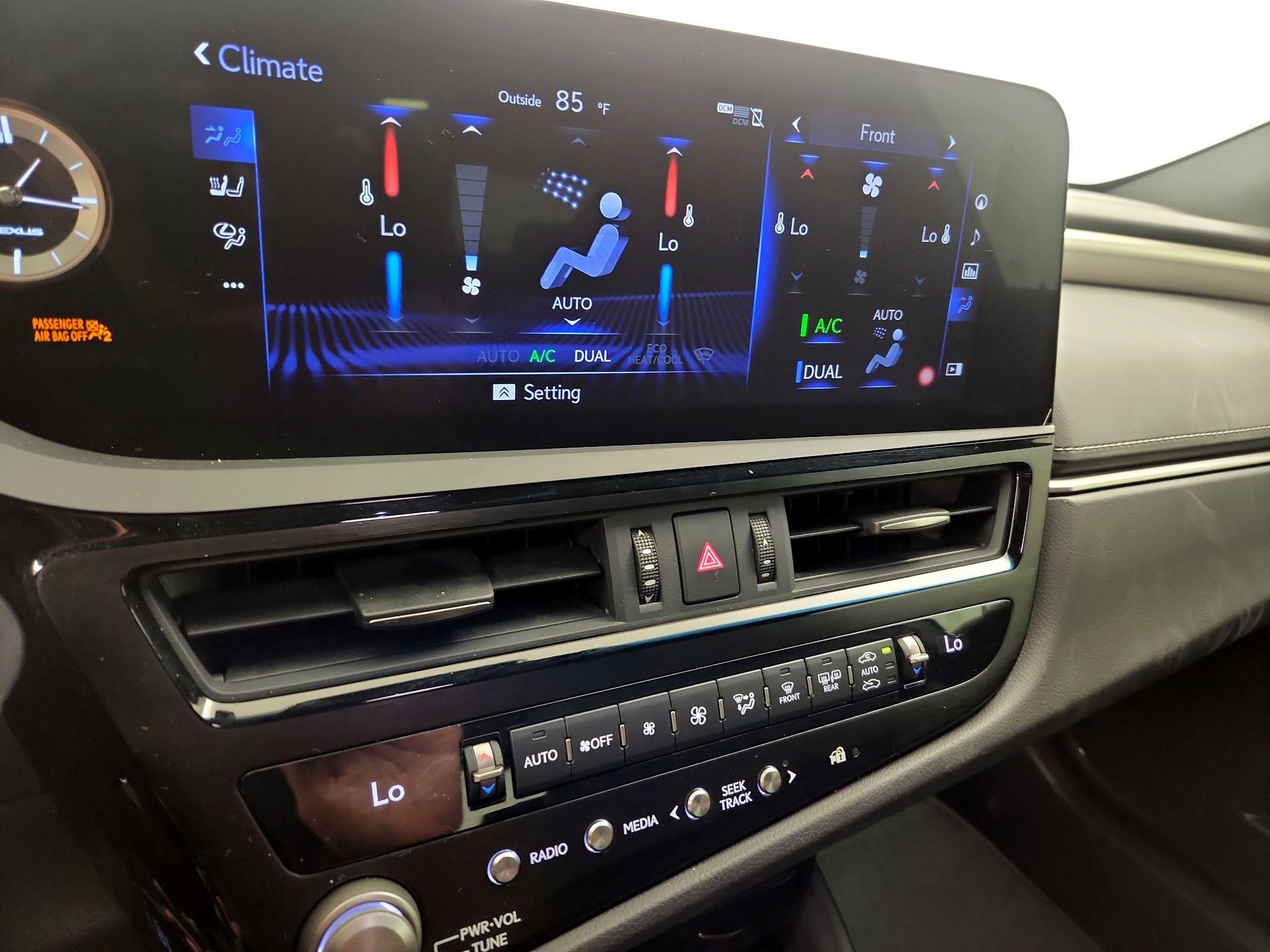 Thumbnail: 2022 Lexus ES - 17