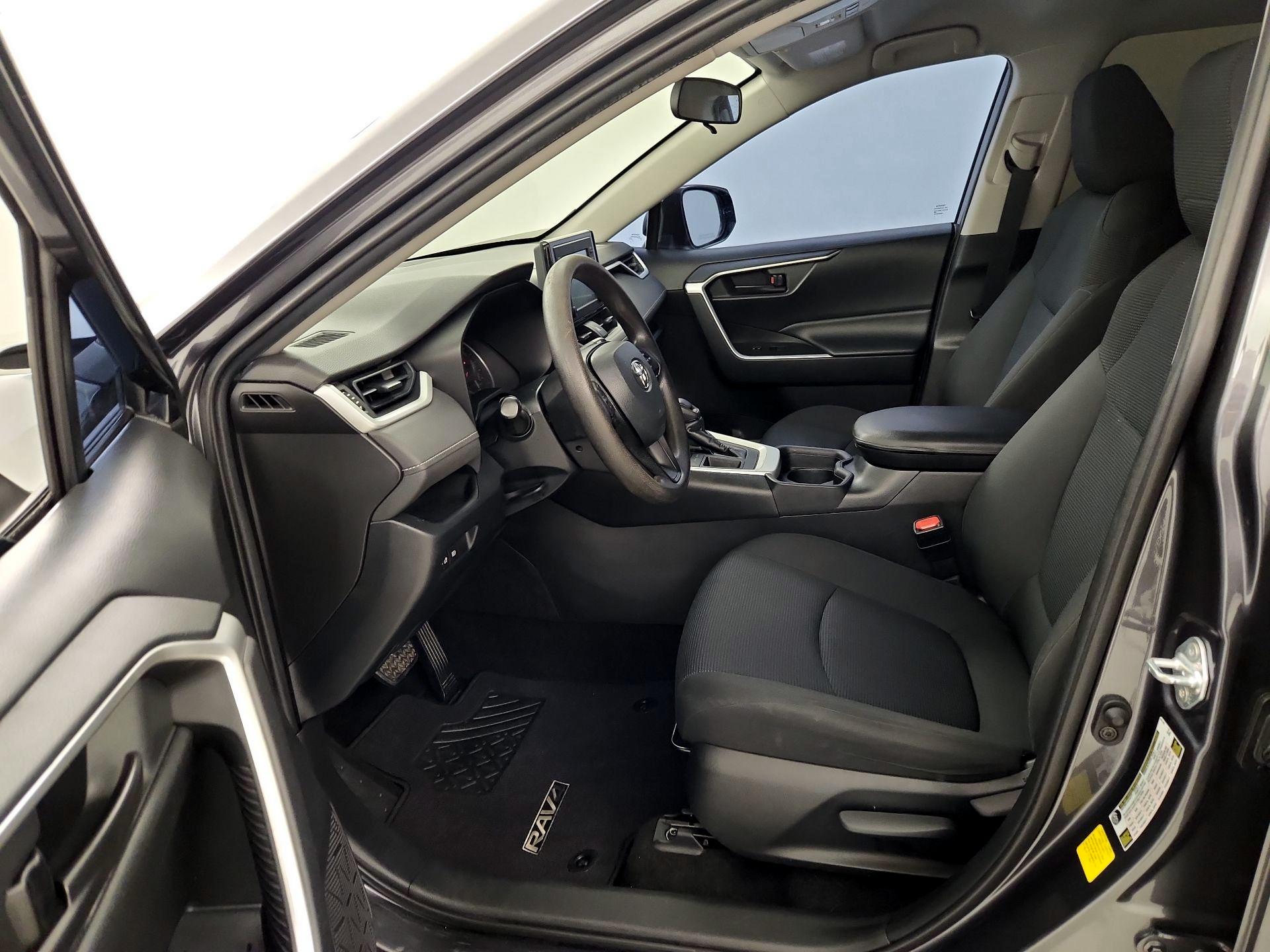 Thumbnail: 2019 Toyota RAV4 - 11