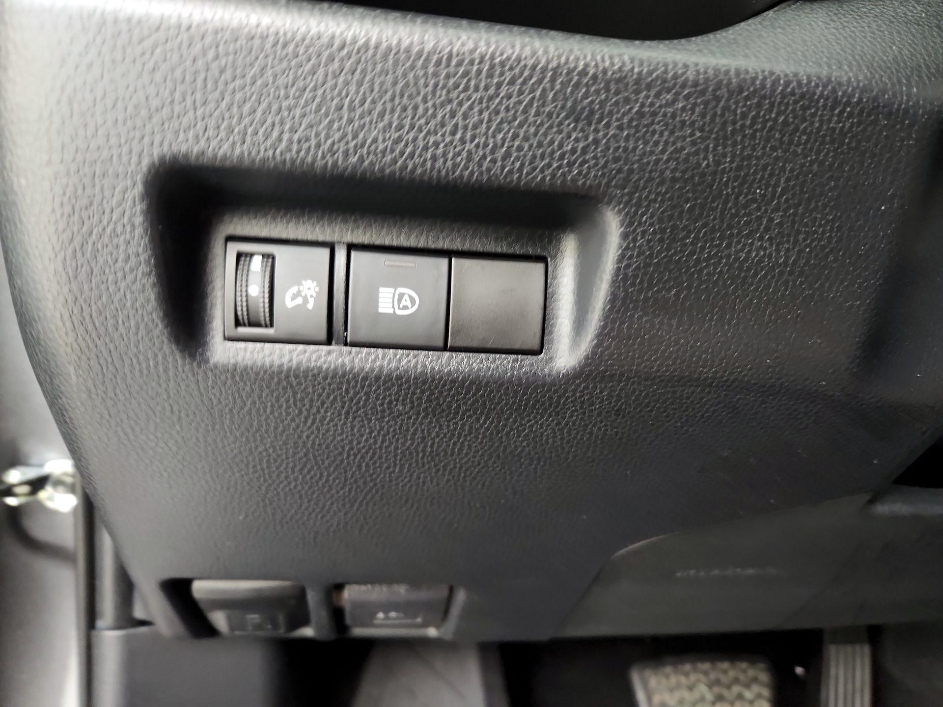 Thumbnail: 2019 Toyota RAV4 - 13