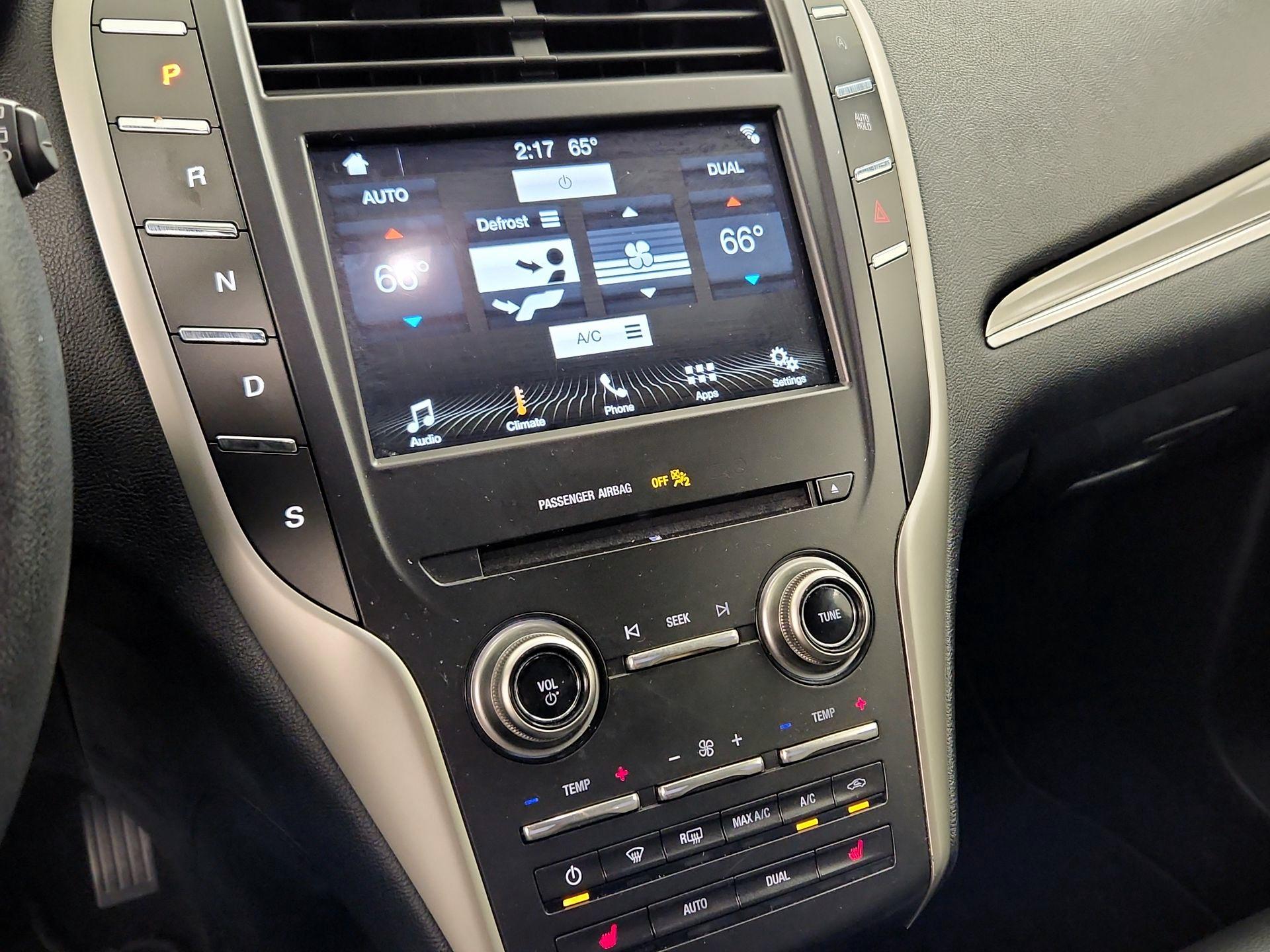 Thumbnail: 2019 Lincoln MKC - 16