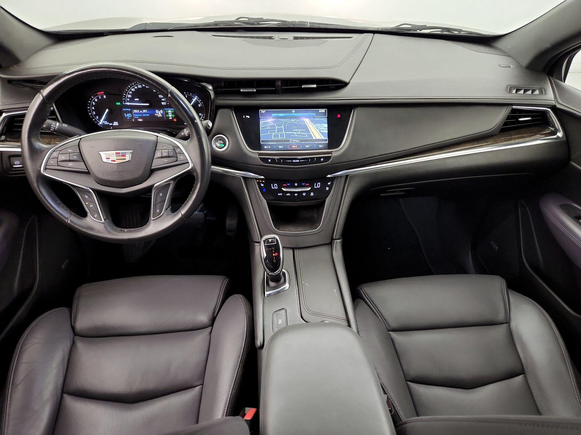 Thumbnail: 2017 Cadillac XT5 - 9