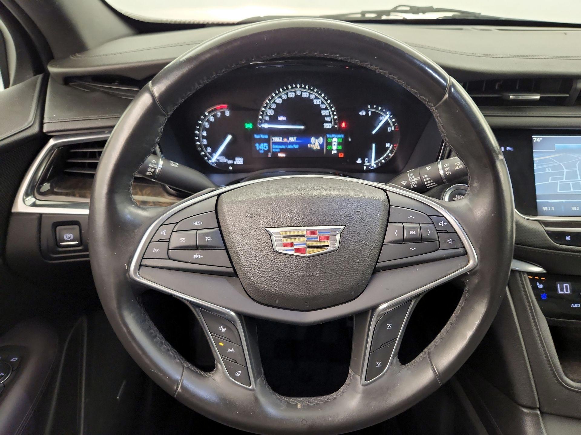 Thumbnail: 2017 Cadillac XT5 - 10