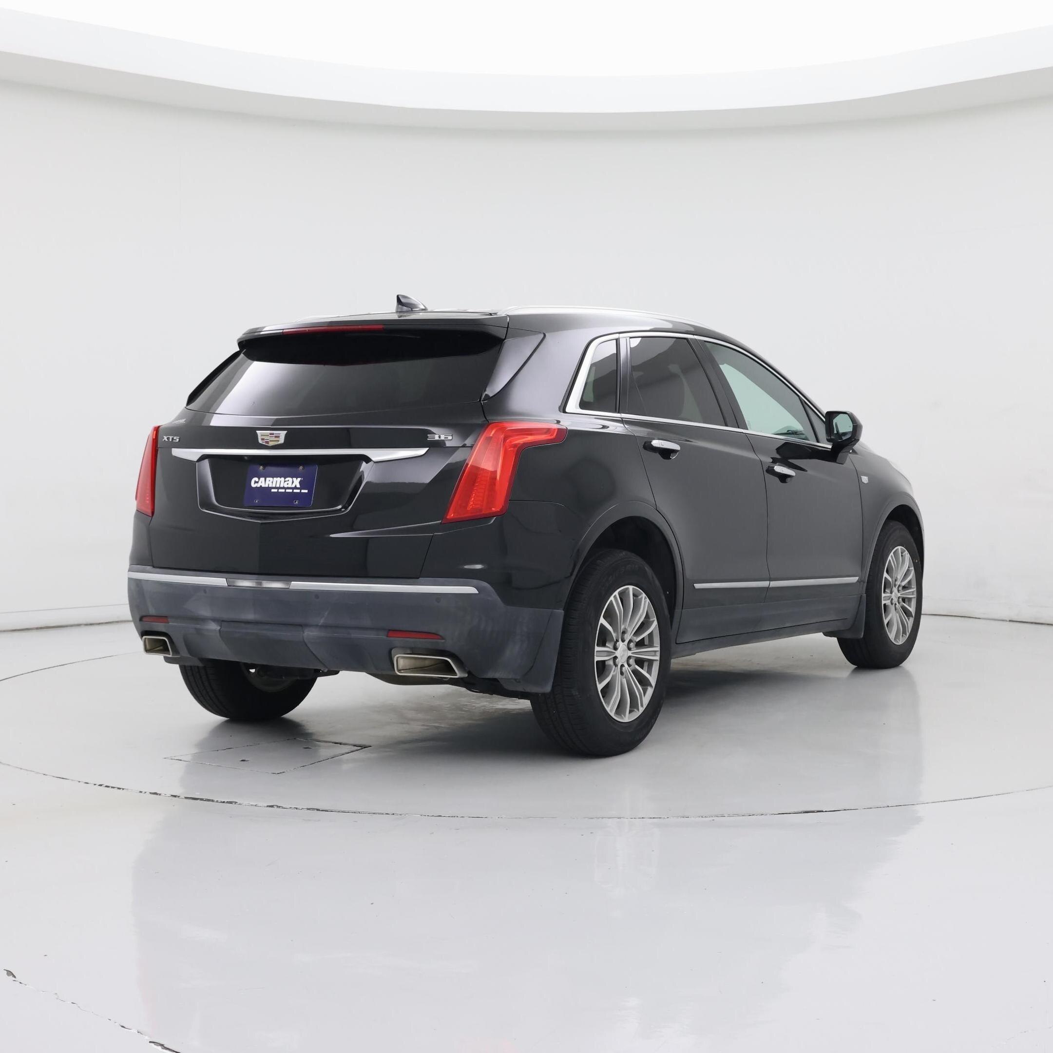 Thumbnail: 2017 Cadillac XT5 - 8