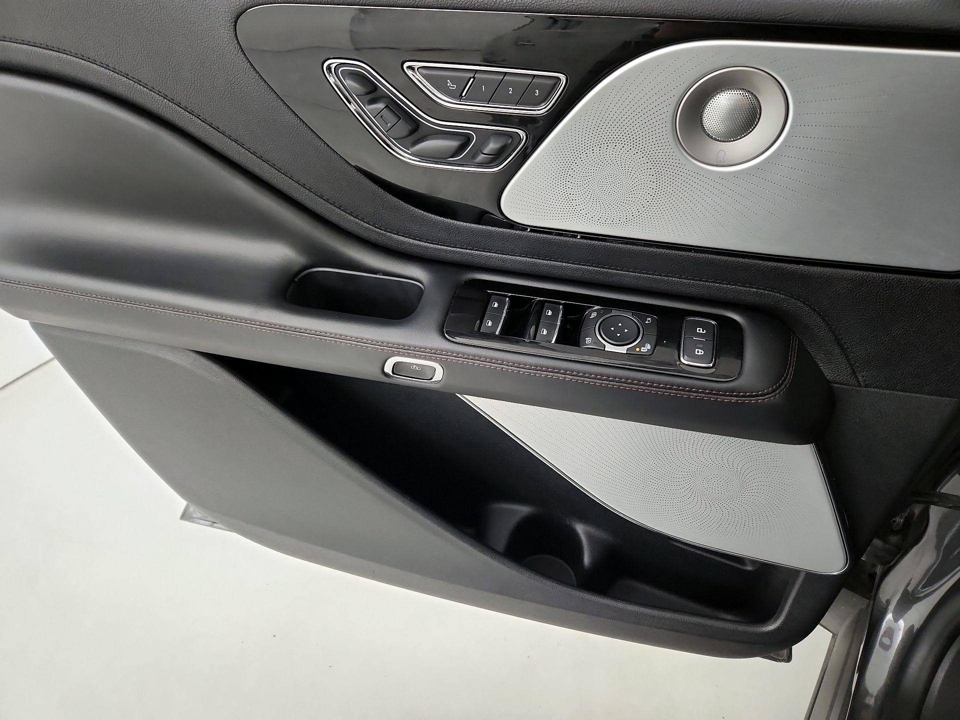 Thumbnail: 2020 Lincoln Aviator - 12