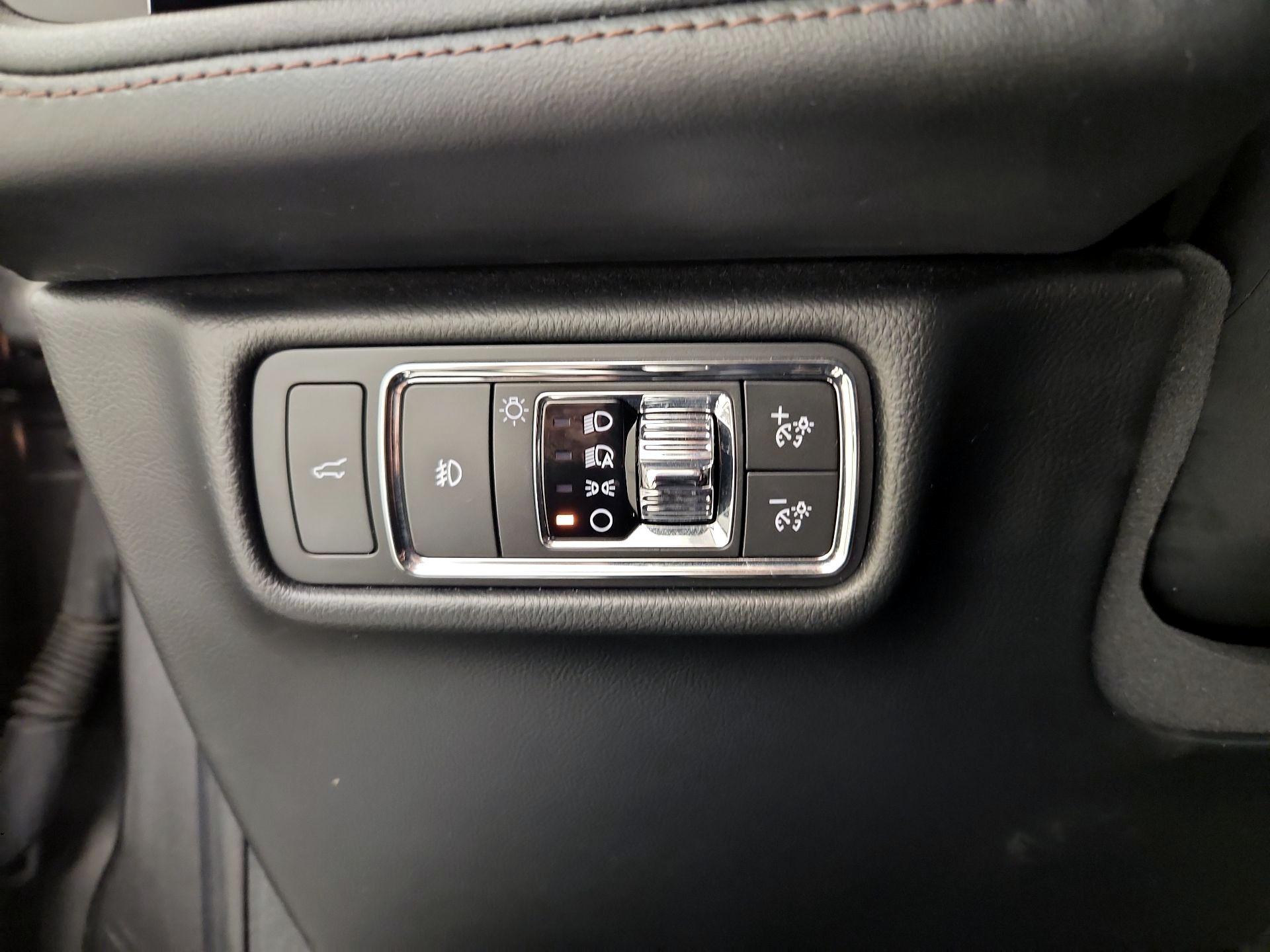 Thumbnail: 2020 Lincoln Aviator - 13