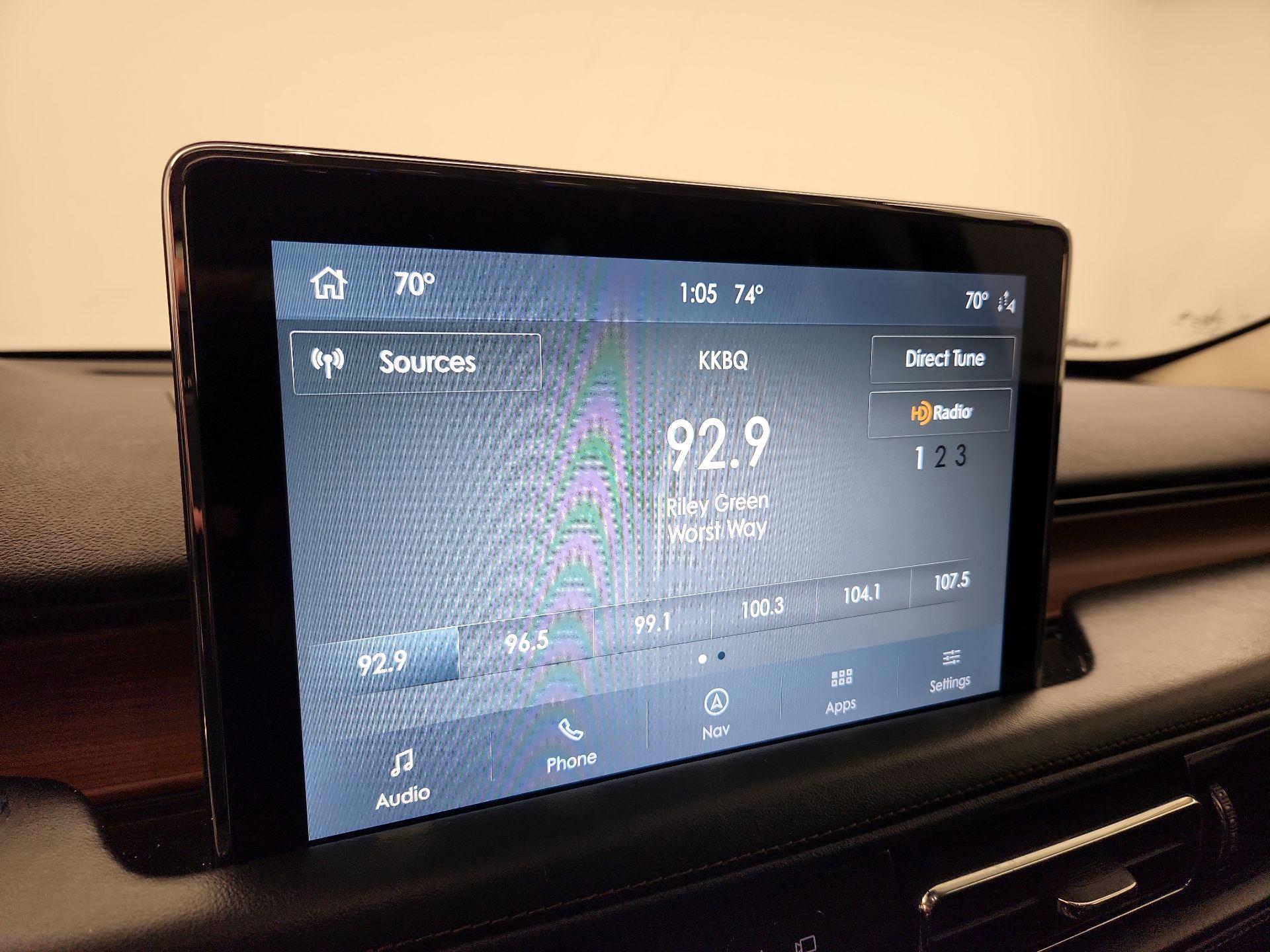 Thumbnail: 2020 Lincoln Aviator - 16