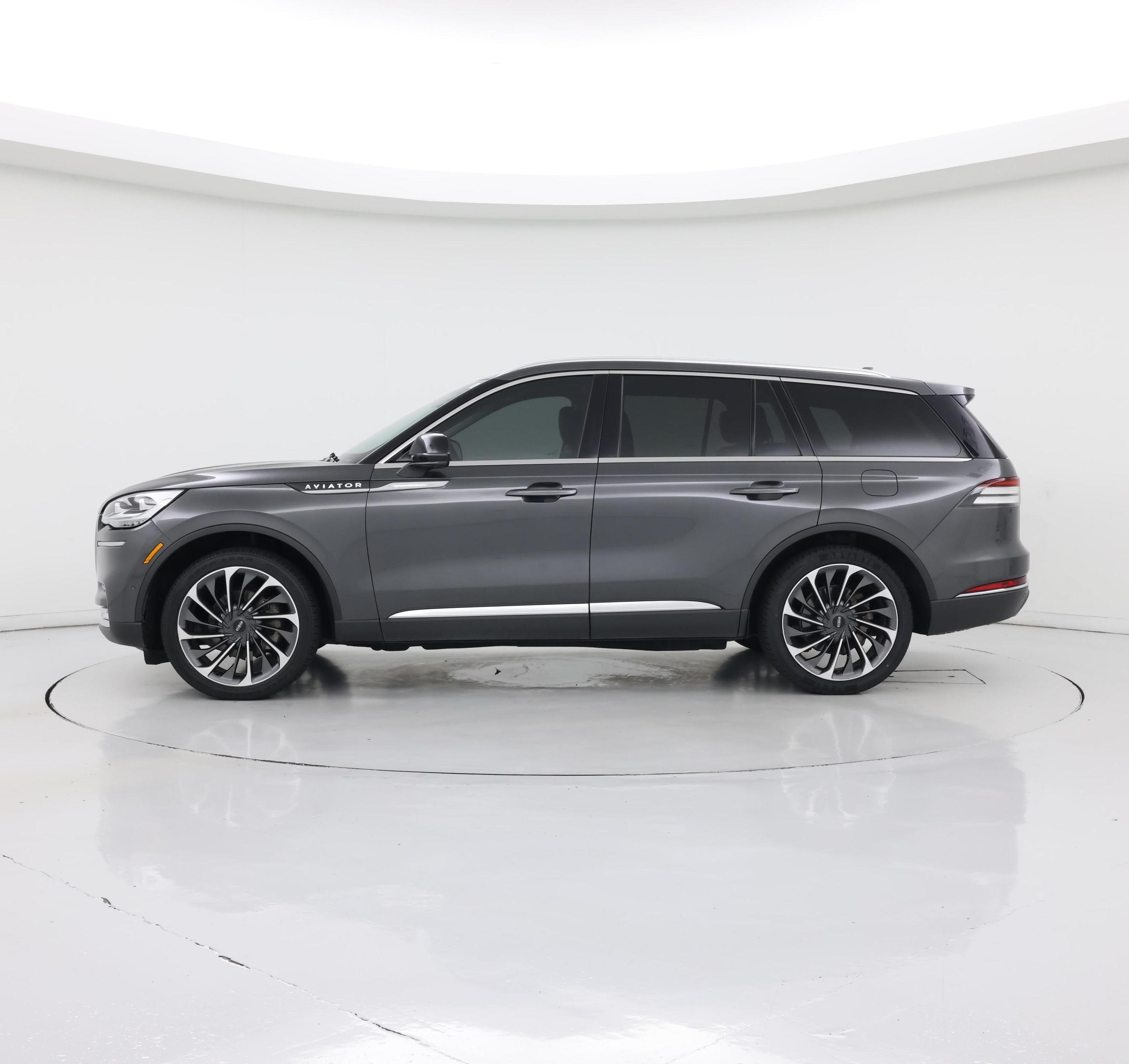 Thumbnail: 2020 Lincoln Aviator - 3