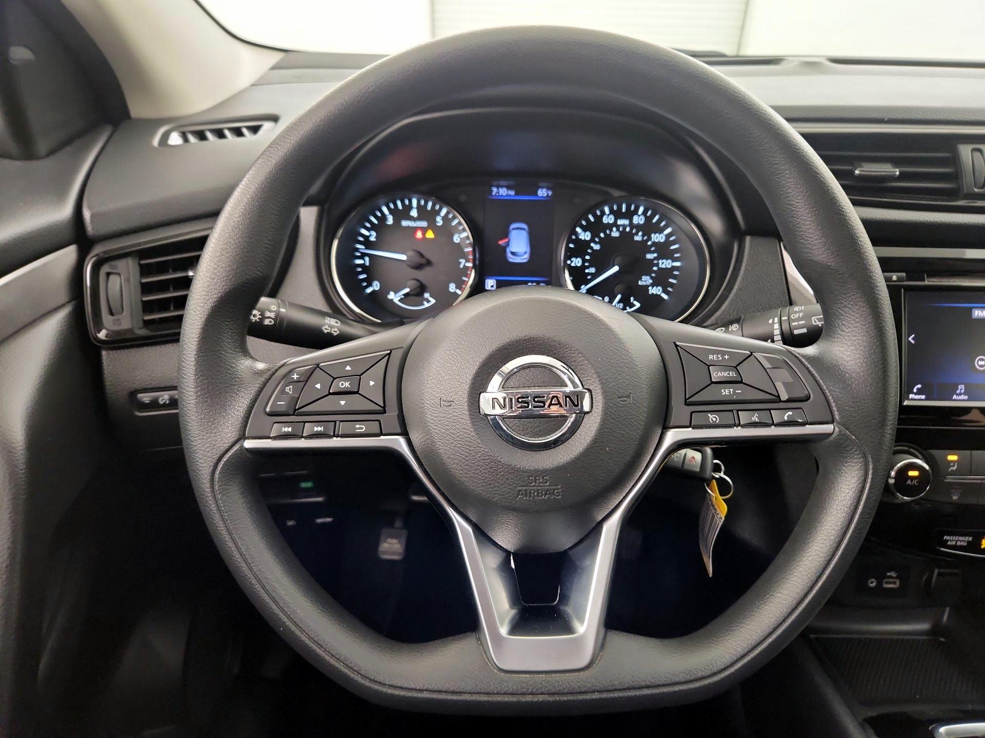 Thumbnail: 2019 Nissan Rogue Sport - 10