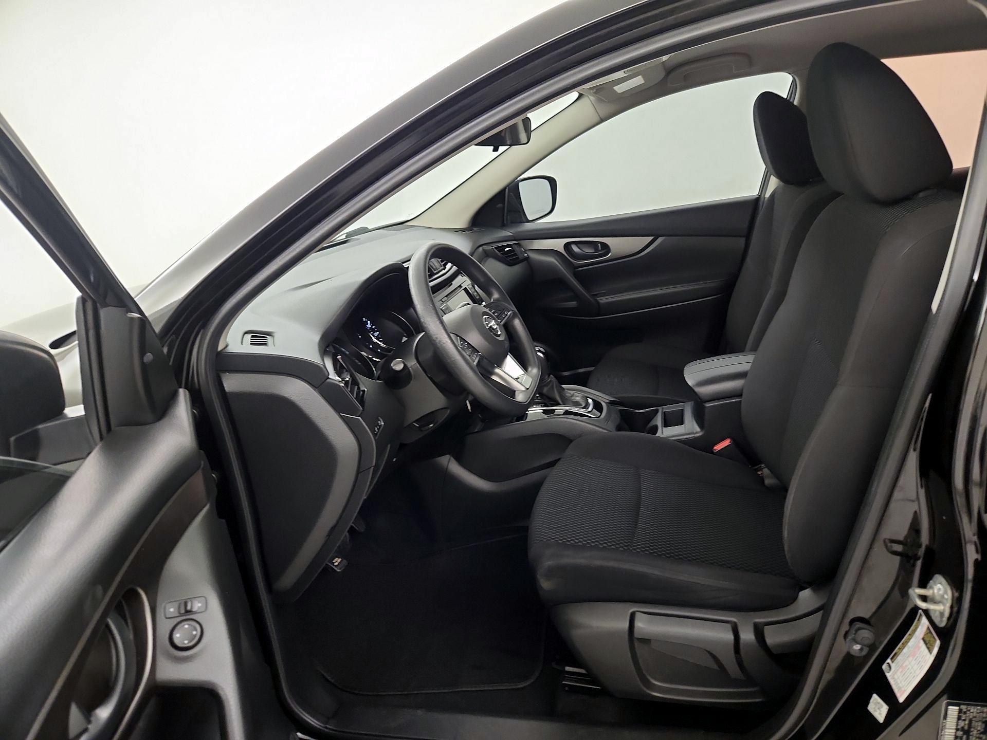 Thumbnail: 2019 Nissan Rogue Sport - 11