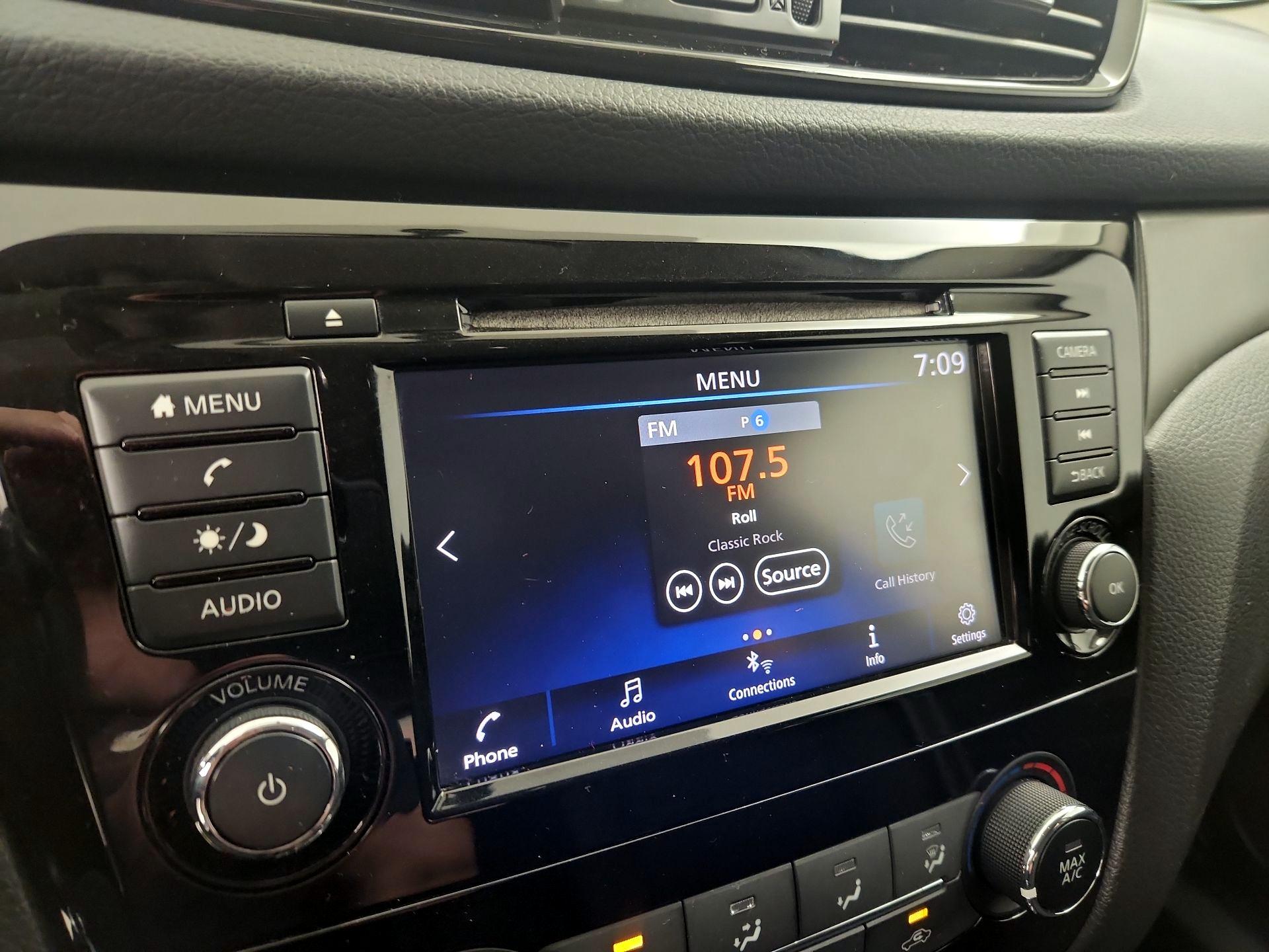 Thumbnail: 2019 Nissan Rogue Sport - 15