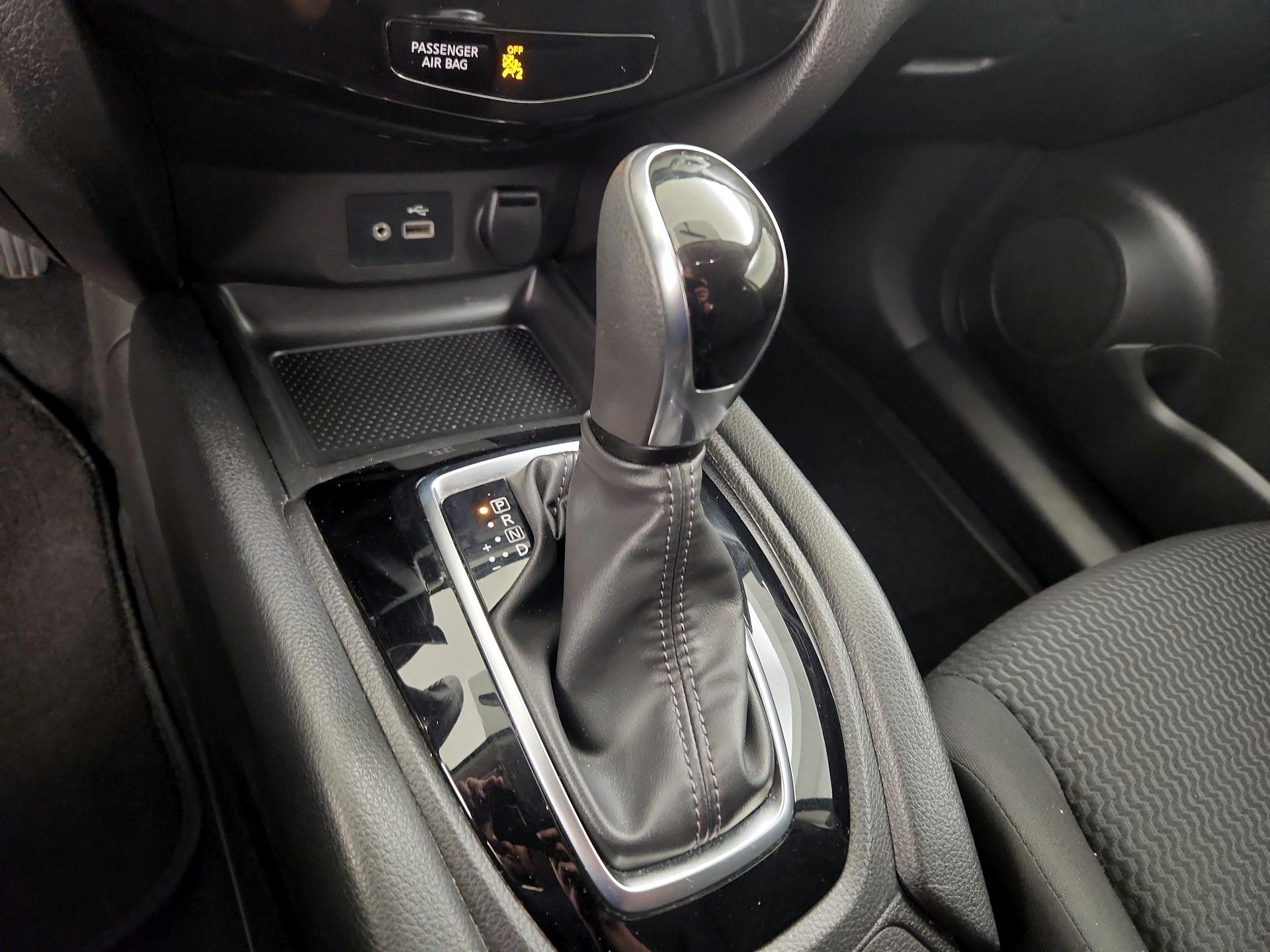 Thumbnail: 2019 Nissan Rogue Sport - 17