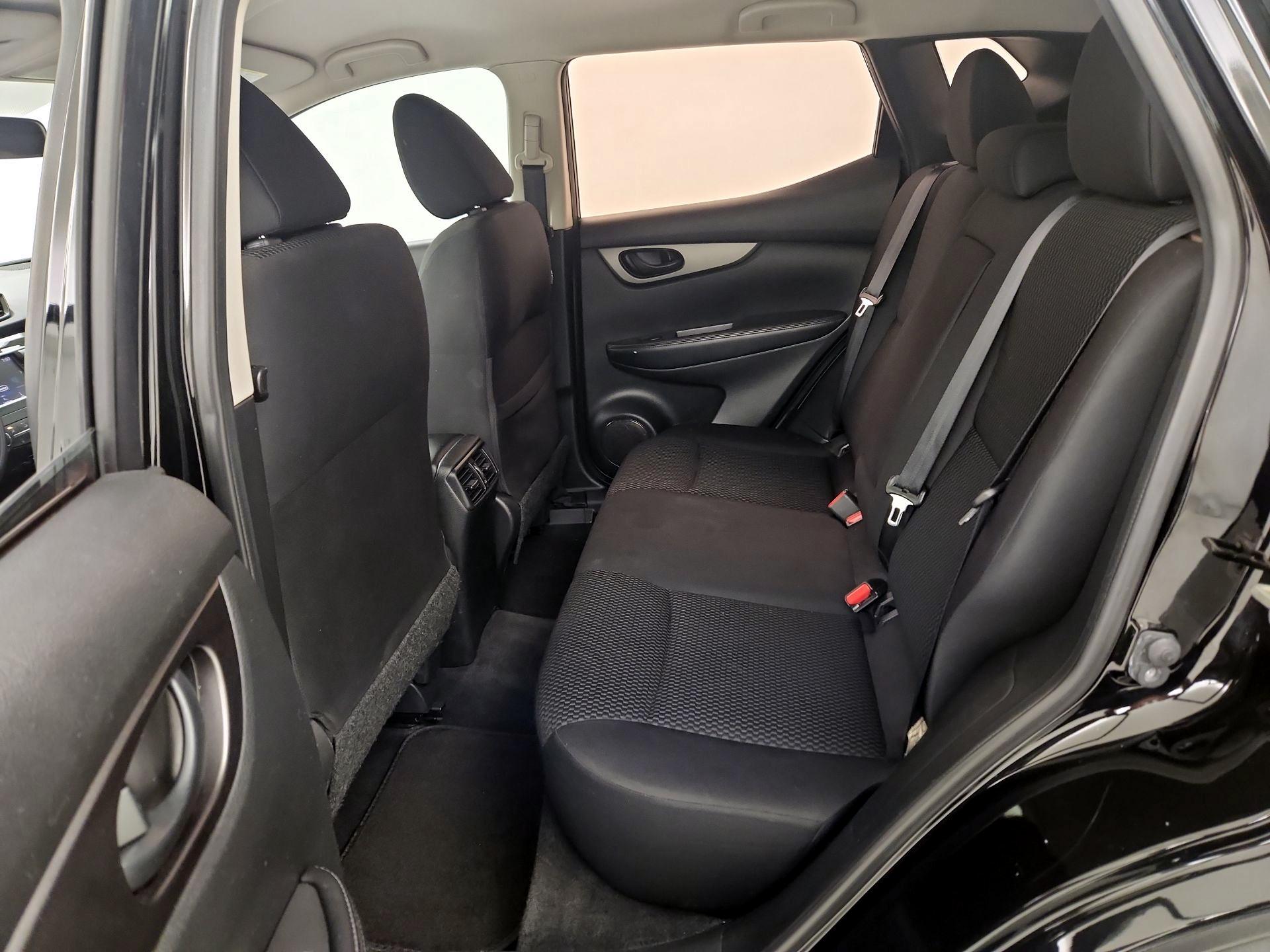 Thumbnail: 2019 Nissan Rogue Sport - 19