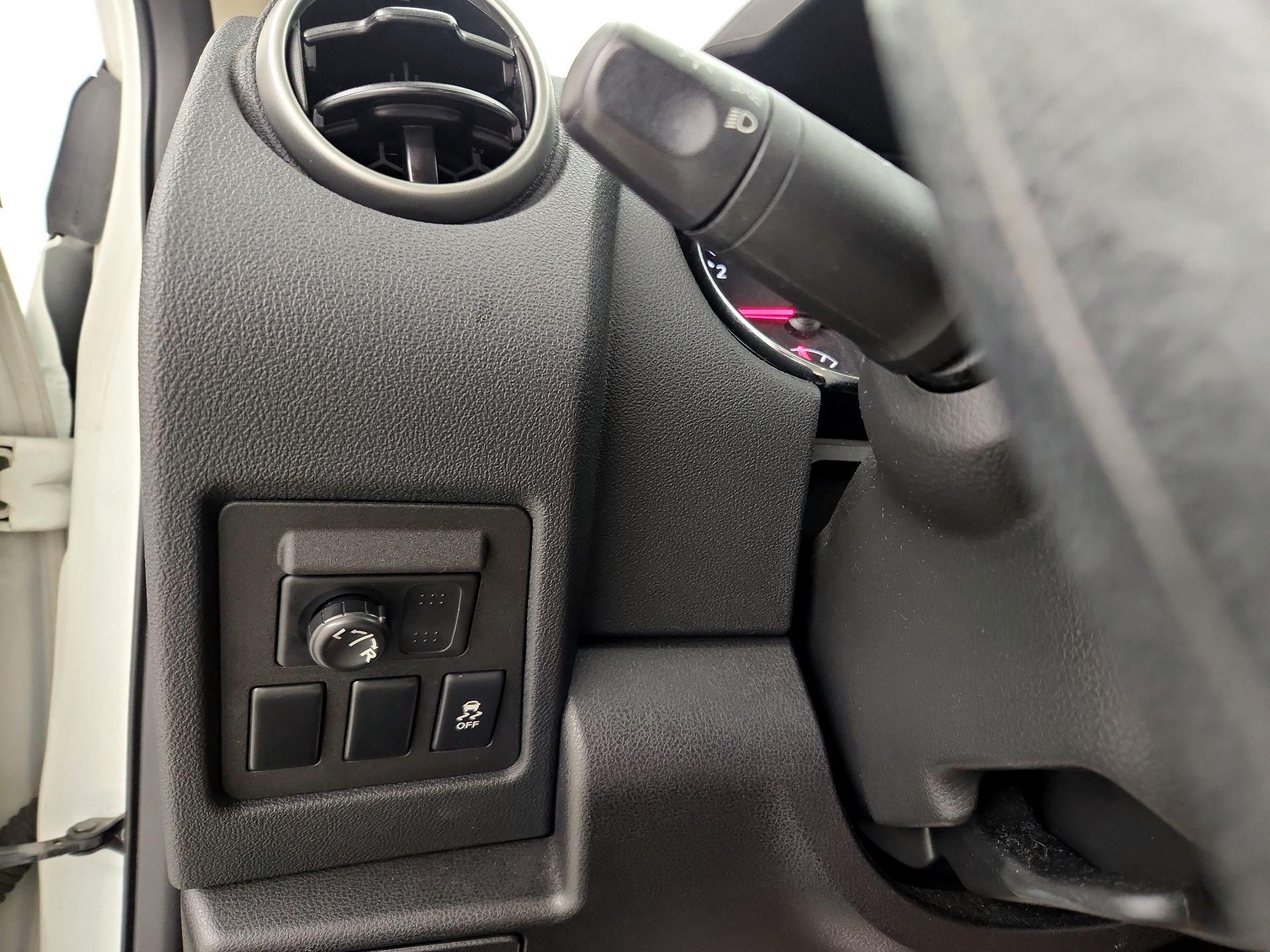 Thumbnail: 2015 Nissan Rogue - 13