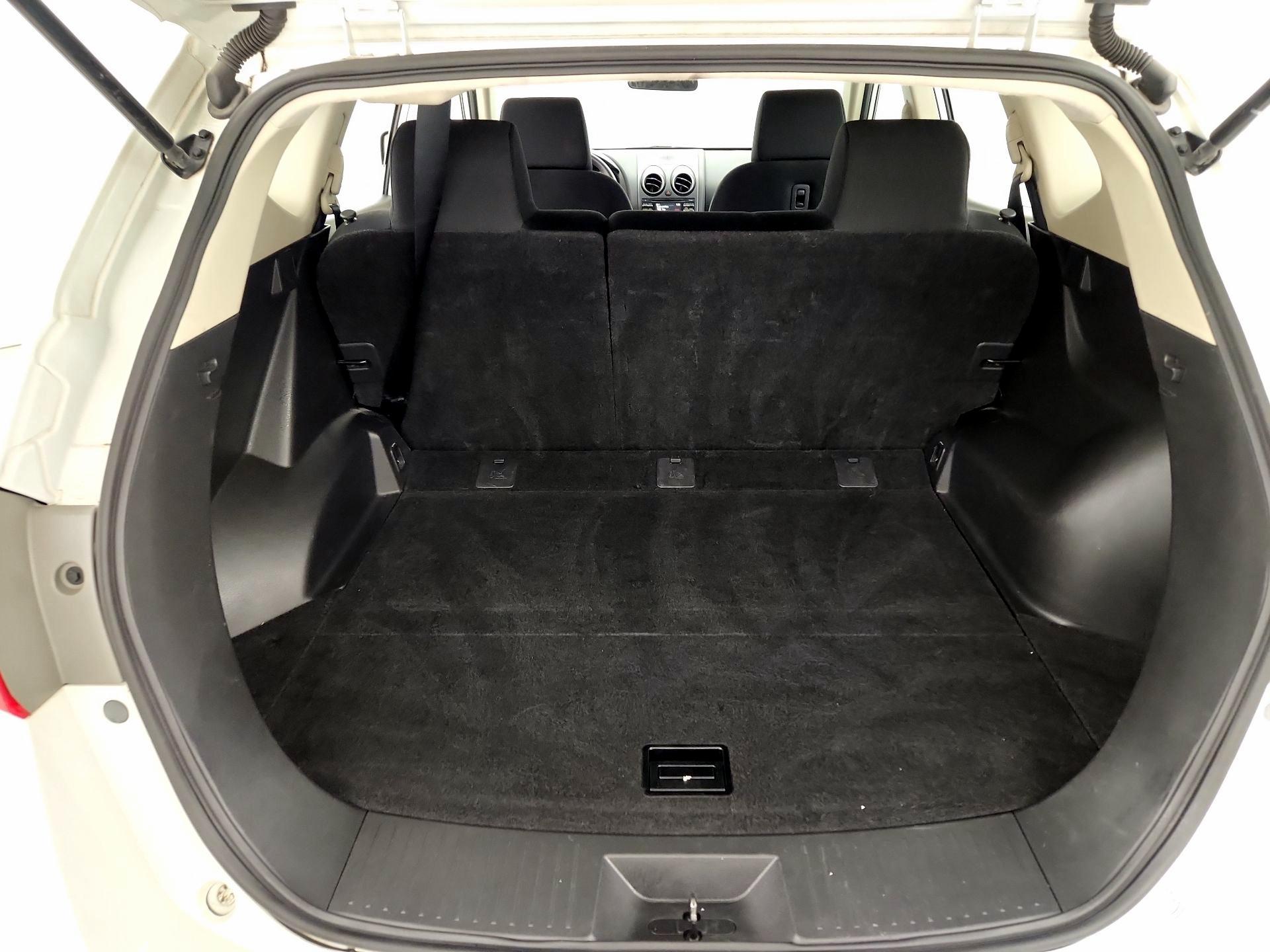 Thumbnail: 2015 Nissan Rogue - 19