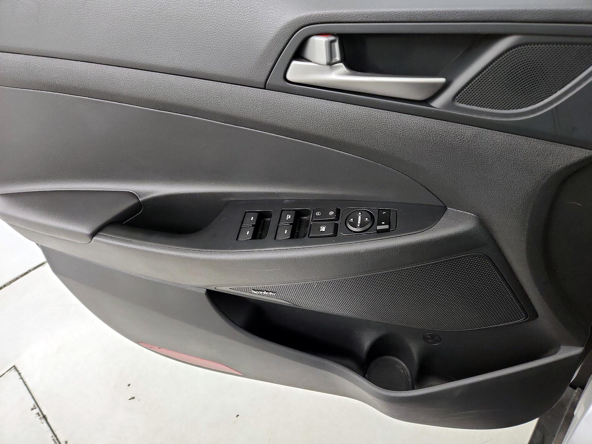 Thumbnail: 2018 Hyundai Tucson - 12