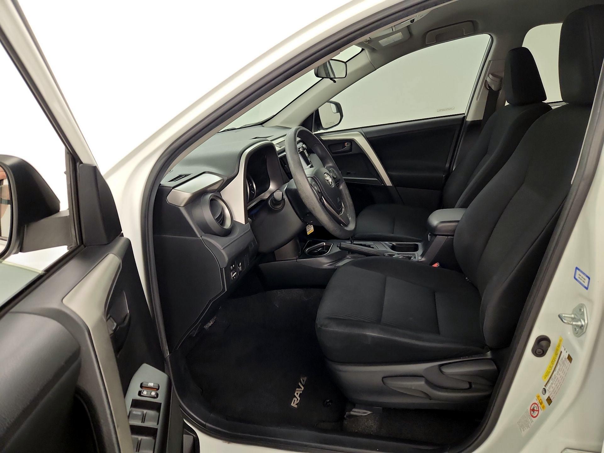 Thumbnail: 2016 Toyota RAV4 - 11