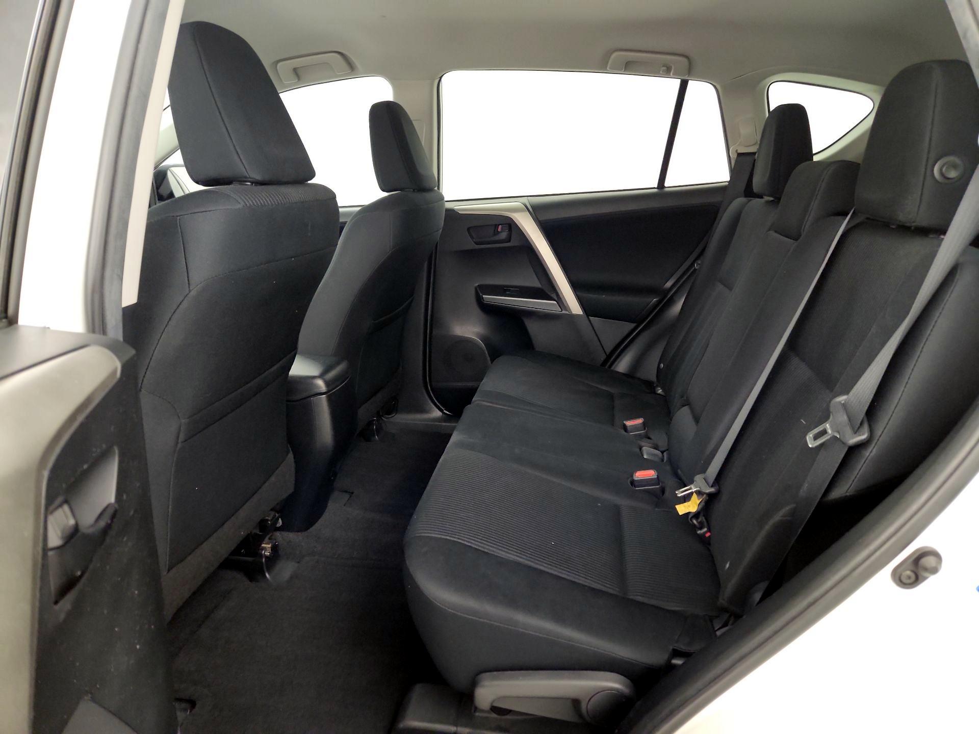 Thumbnail: 2016 Toyota RAV4 - 19