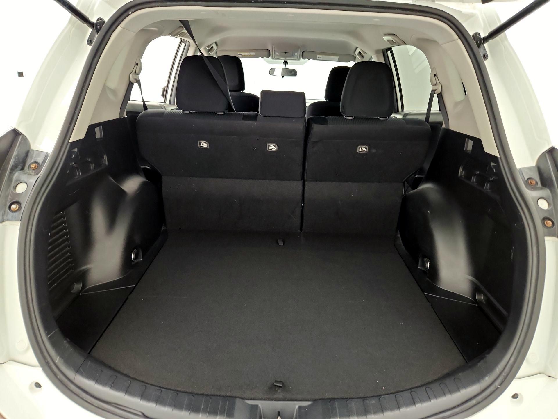 Thumbnail: 2016 Toyota RAV4 - 20