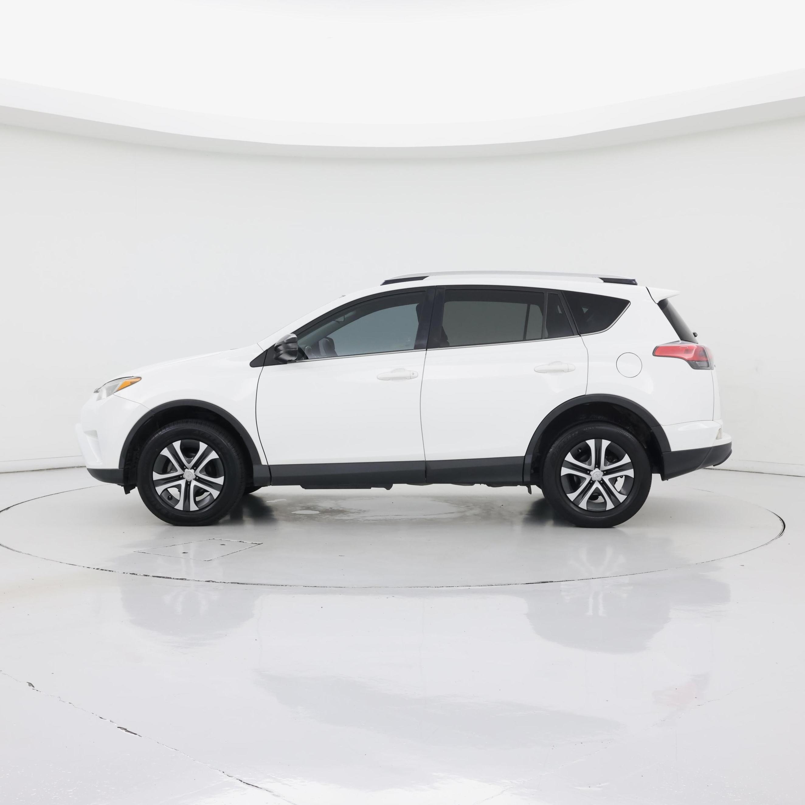 Thumbnail: 2016 Toyota RAV4 - 3