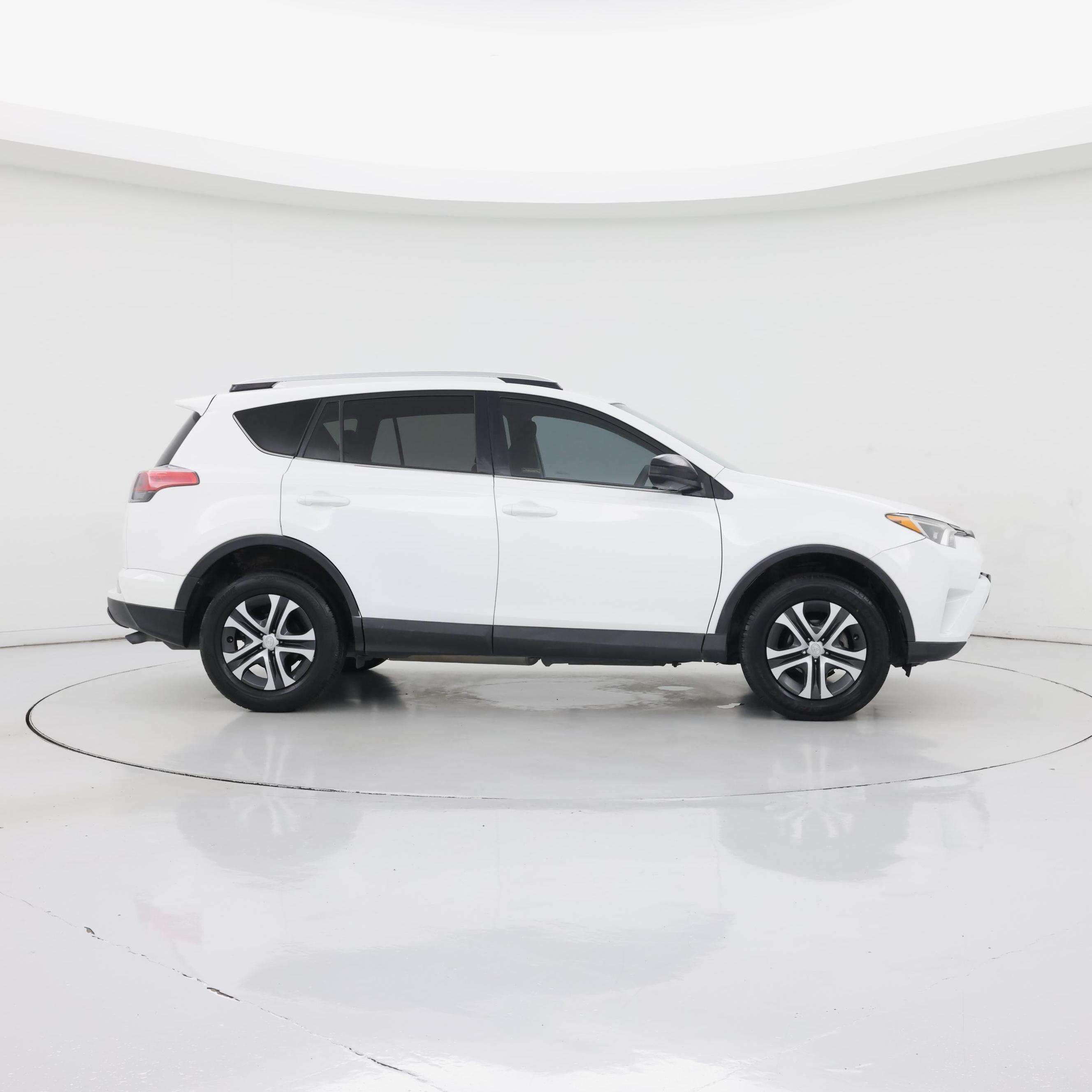 Thumbnail: 2016 Toyota RAV4 - 7