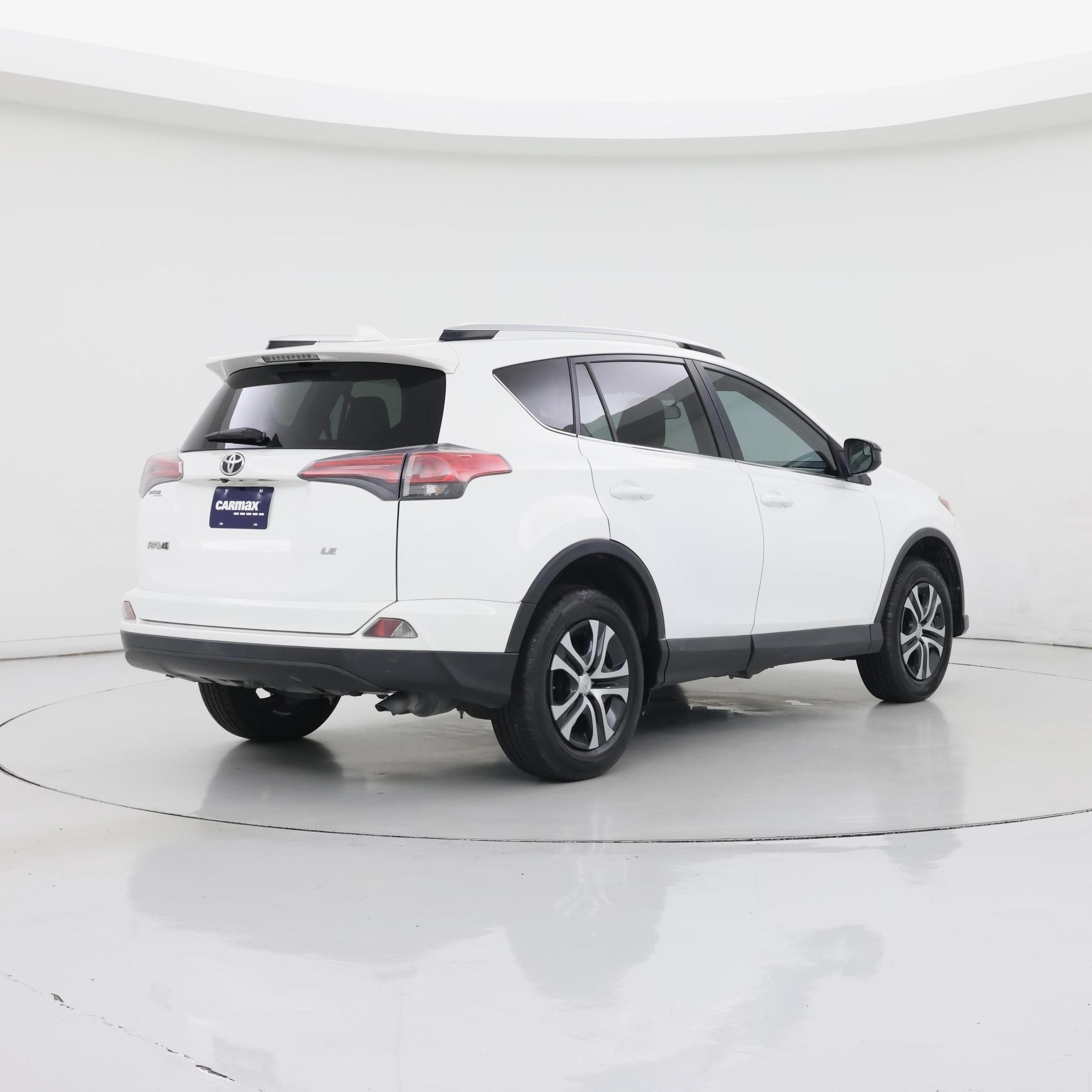 Thumbnail: 2016 Toyota RAV4 - 8