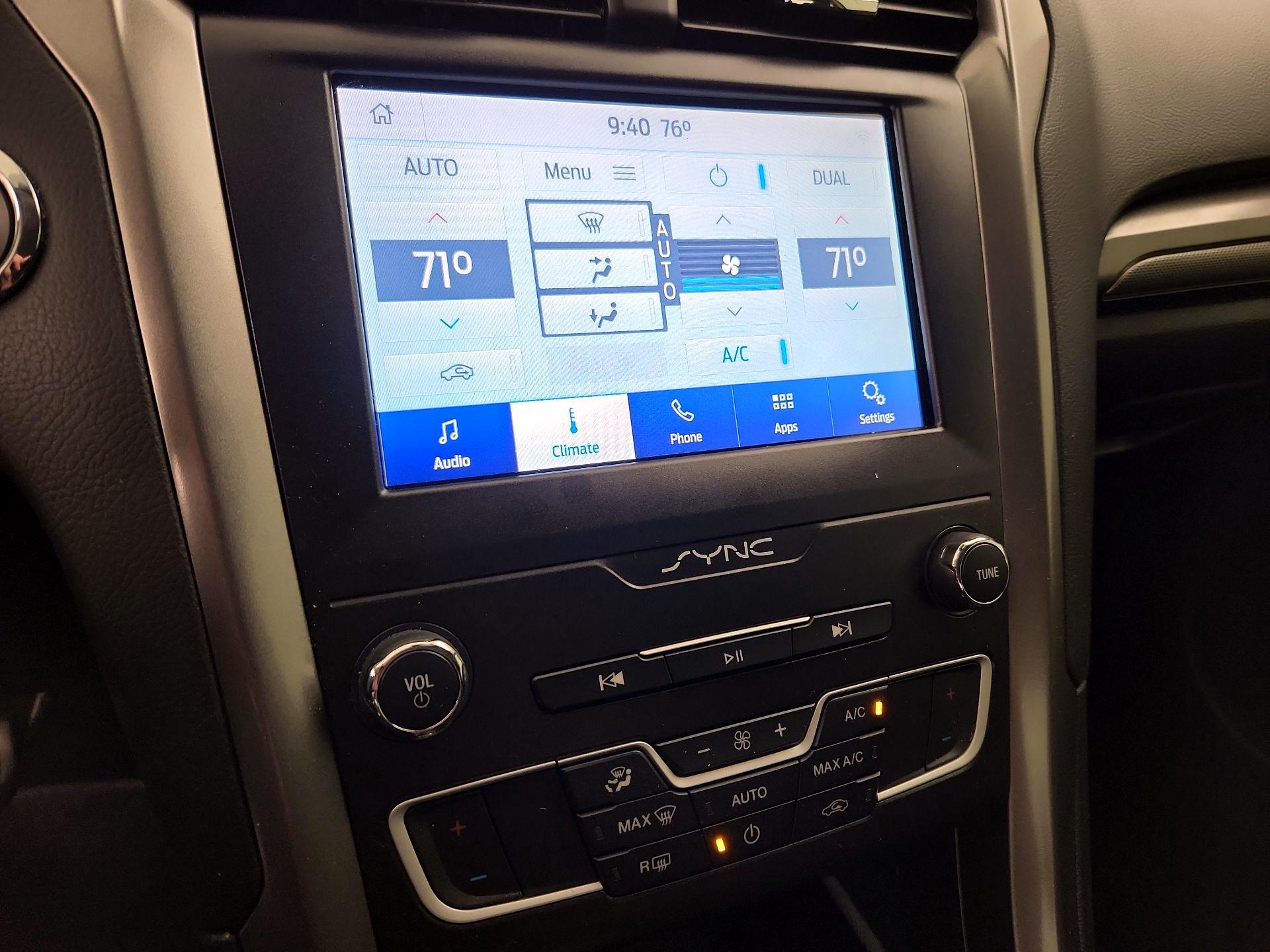 Thumbnail: 2020 Ford Fusion - 16