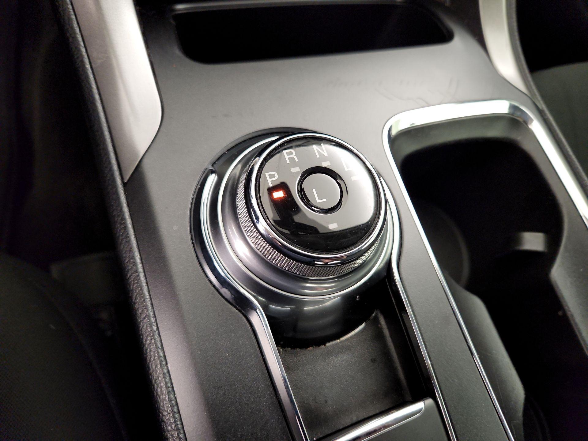 Thumbnail: 2020 Ford Fusion - 17