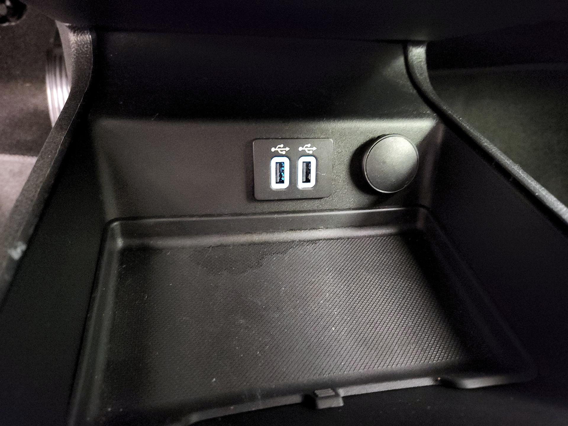 Thumbnail: 2020 Ford Fusion - 18