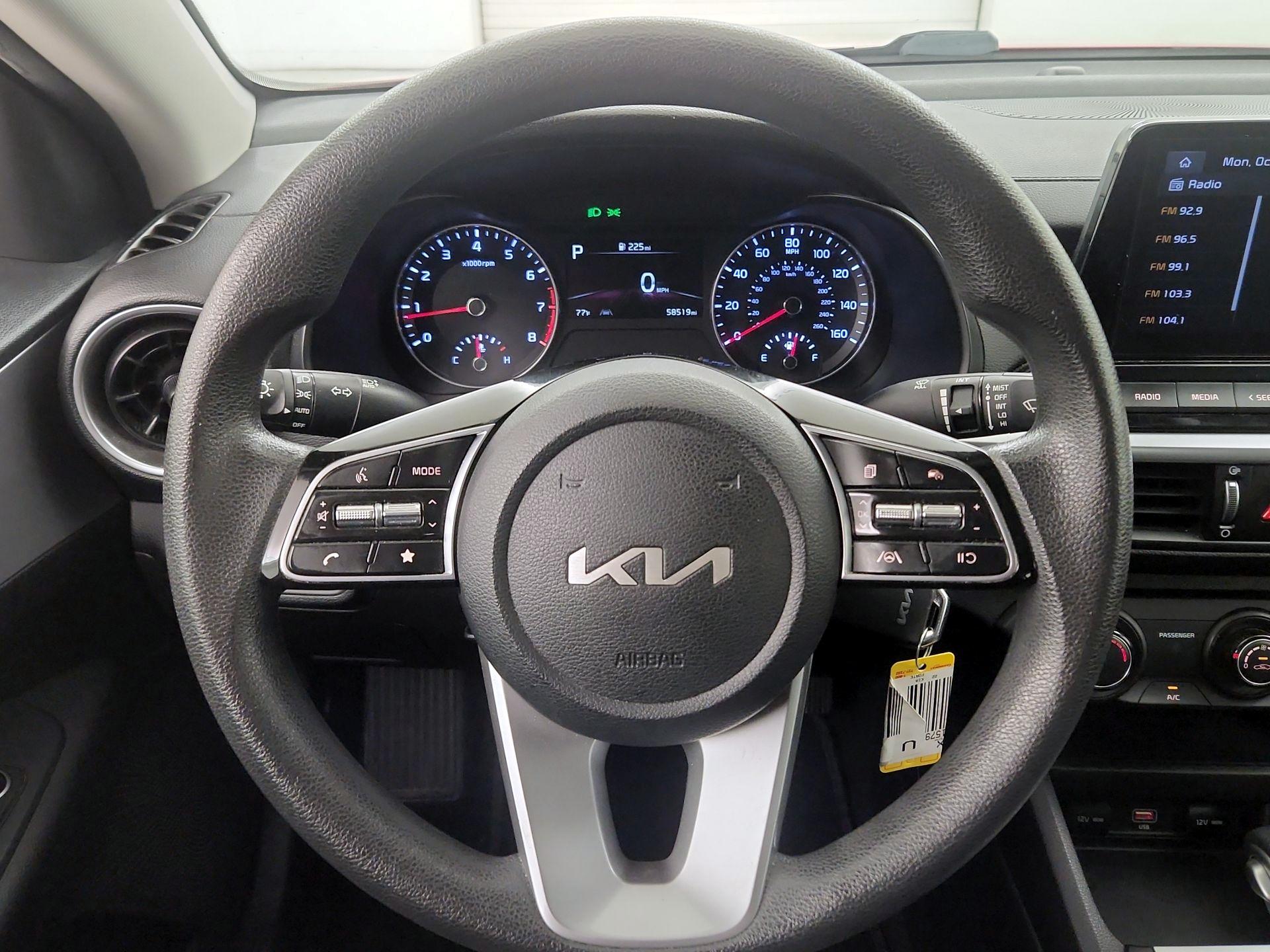 Thumbnail: 2022 Kia Forte - 10