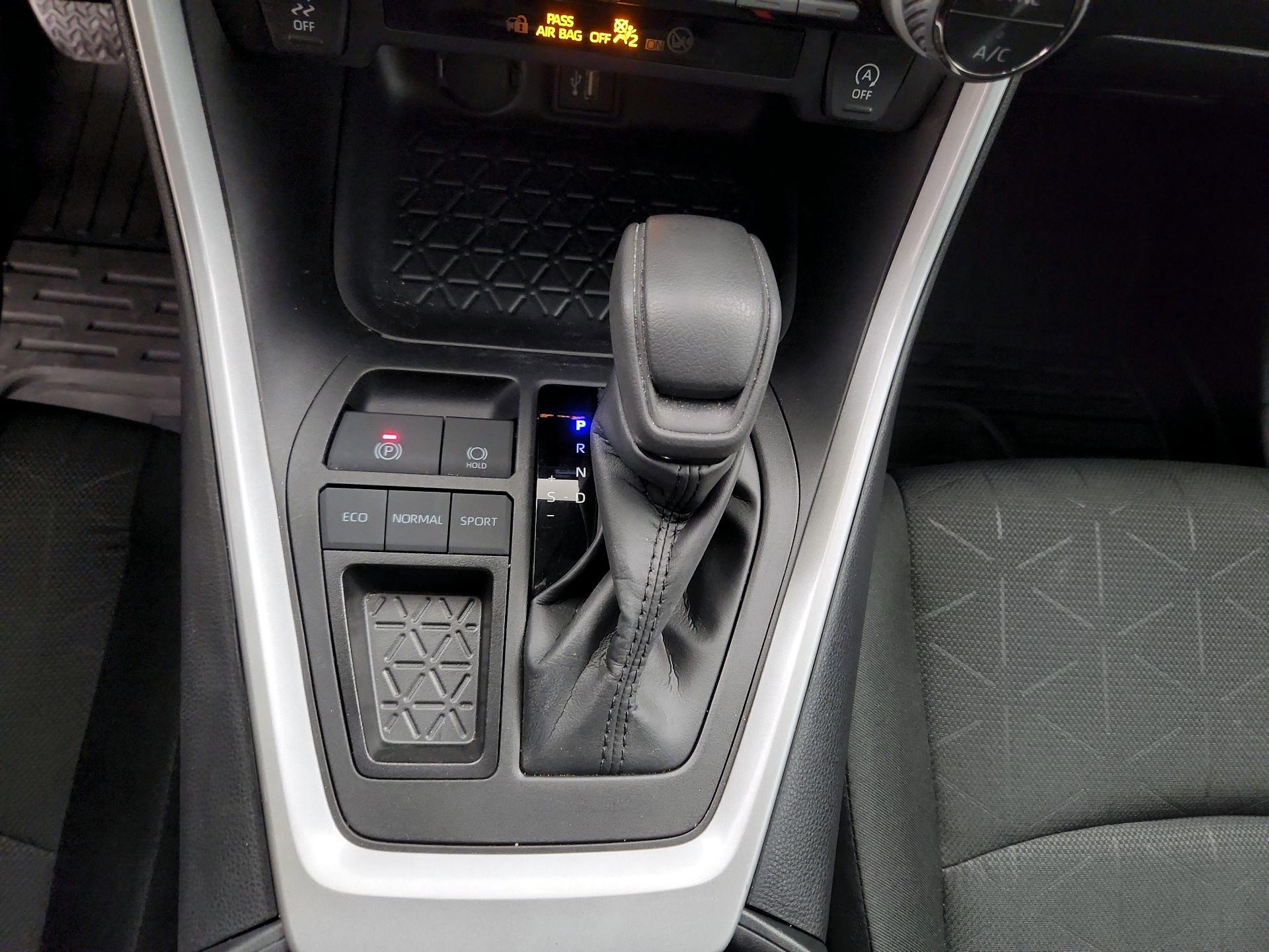 Thumbnail: 2025 Toyota RAV4 - 17