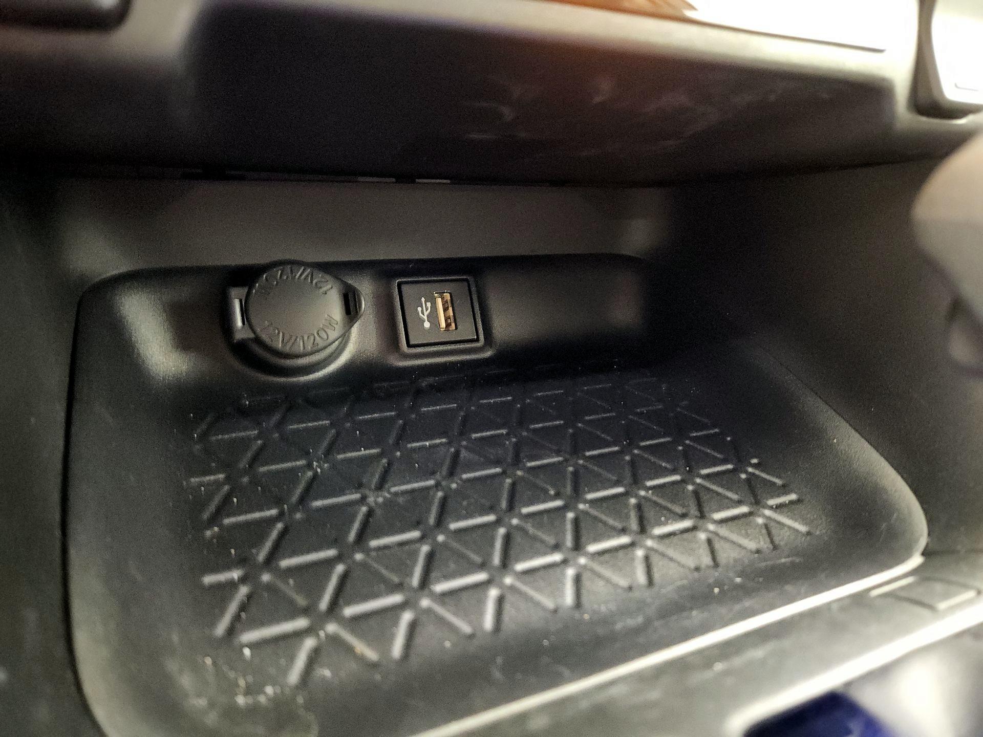 Thumbnail: 2025 Toyota RAV4 - 18