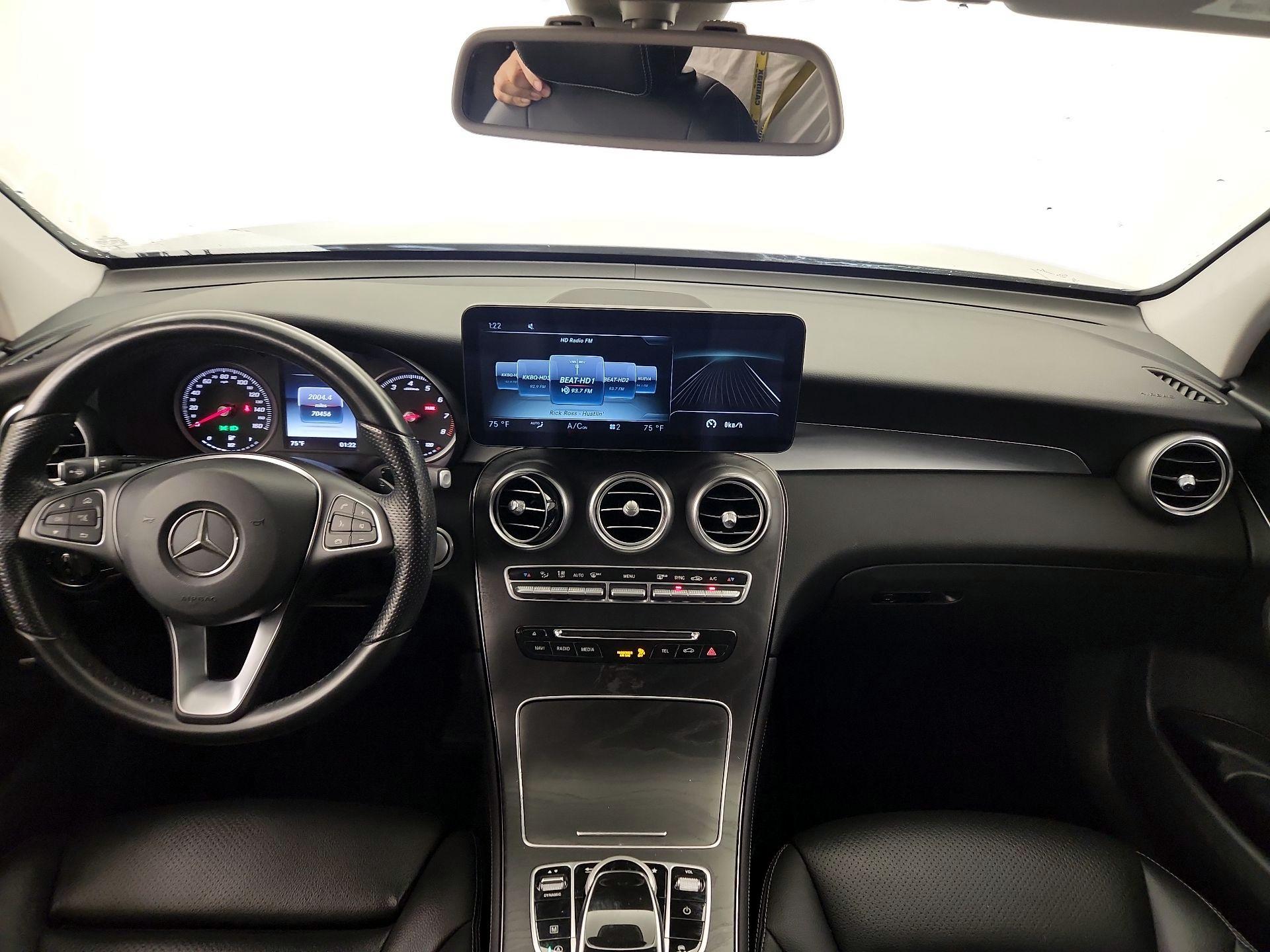 Thumbnail: 2016 Mercedes-Benz GLC - 9