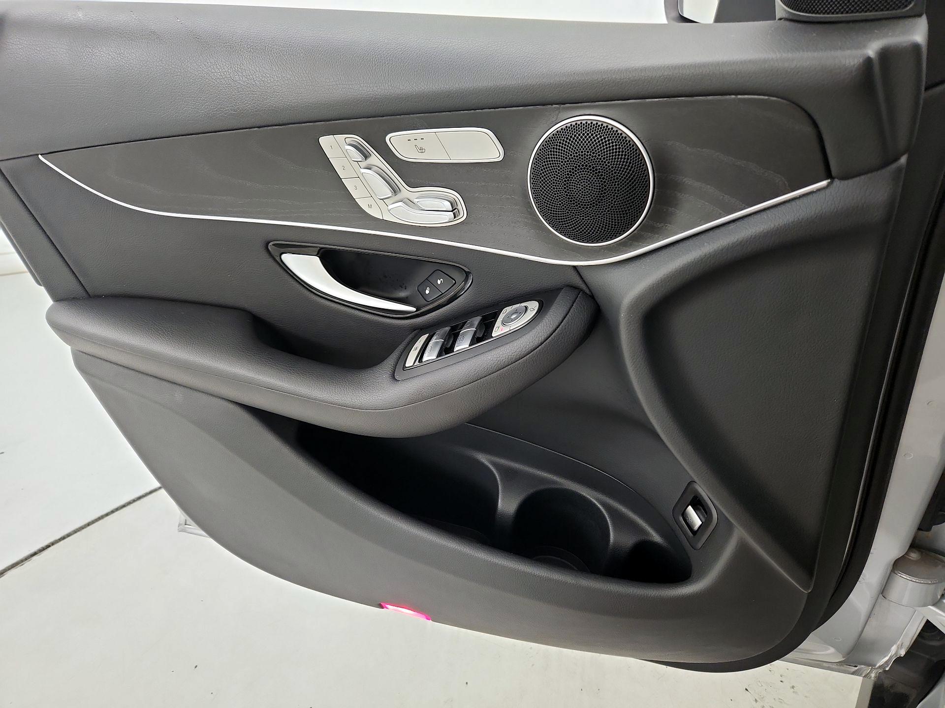 Thumbnail: 2016 Mercedes-Benz GLC - 12