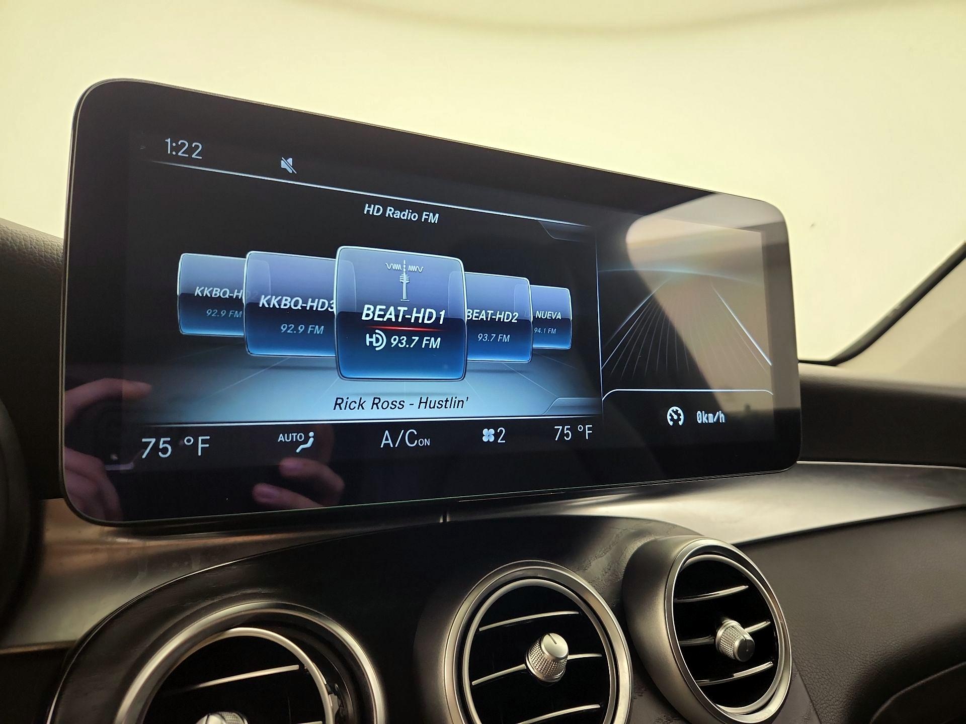 Thumbnail: 2016 Mercedes-Benz GLC - 15