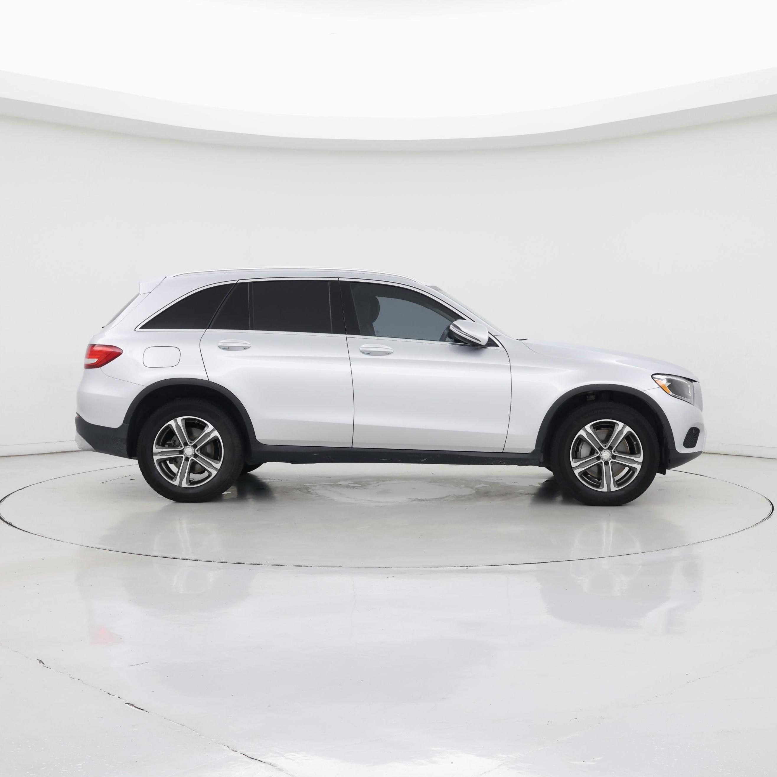 Thumbnail: 2016 Mercedes-Benz GLC - 7