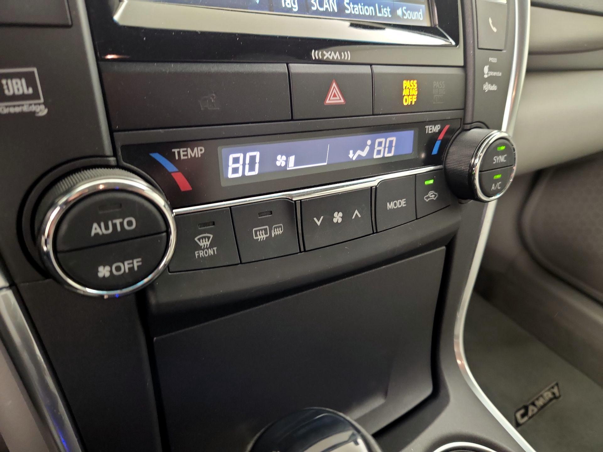 Thumbnail: 2017 Toyota Camry - 16